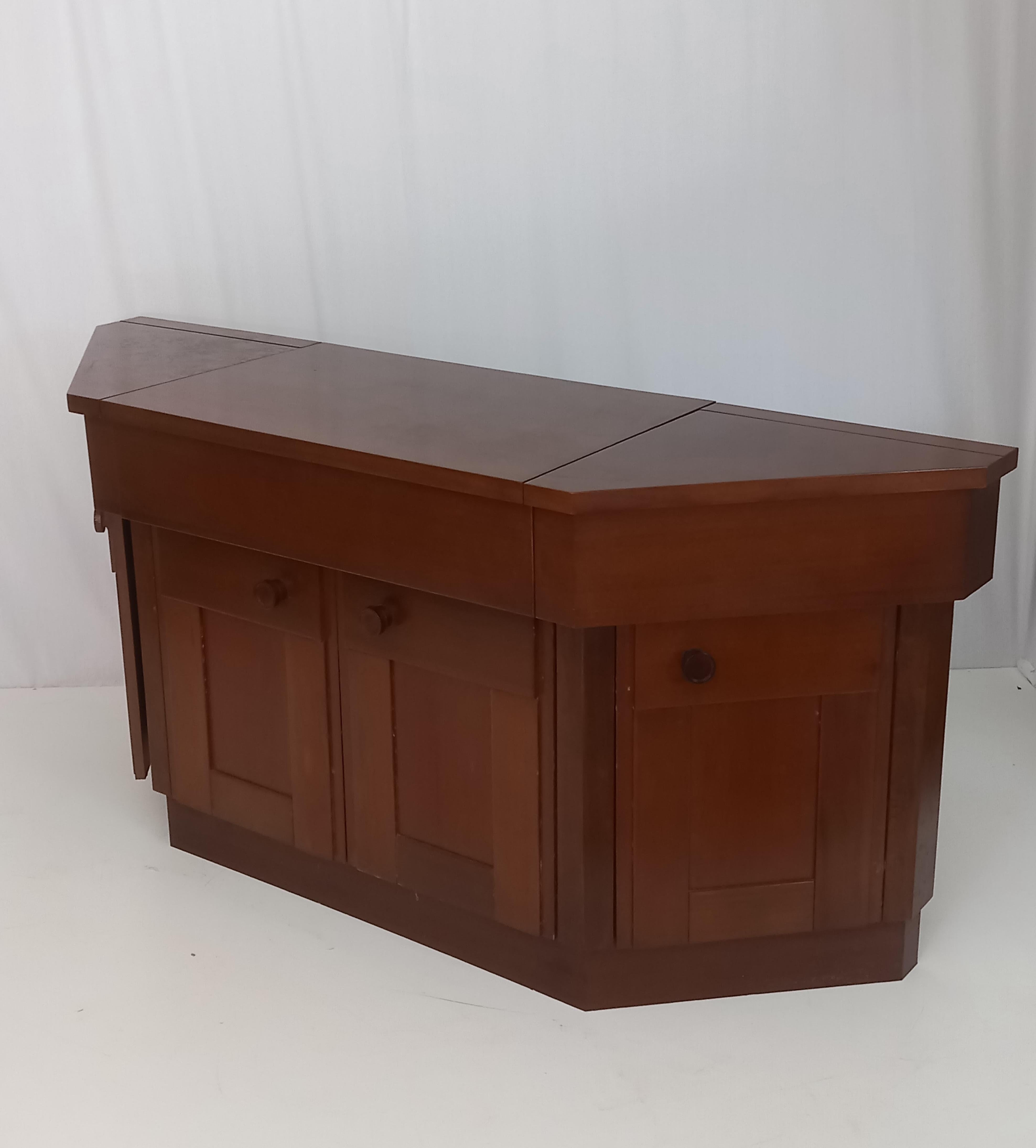 Italian Walnut Bar Cabinet Sideboard by Silvio Coppola for Bernini, 60s in vendita