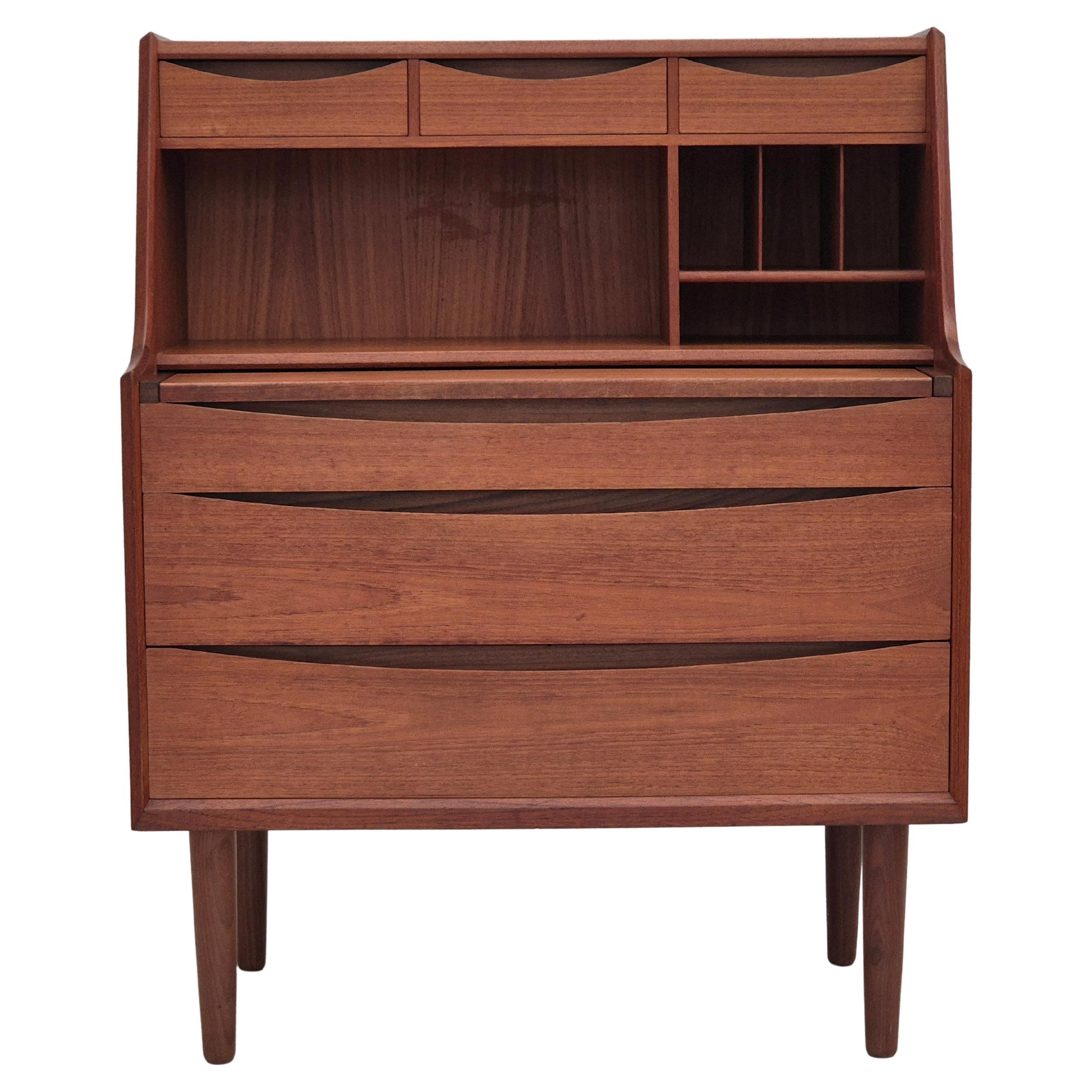Années 1960, commode danoise, état d'origine, miroir pliable, teck massif.