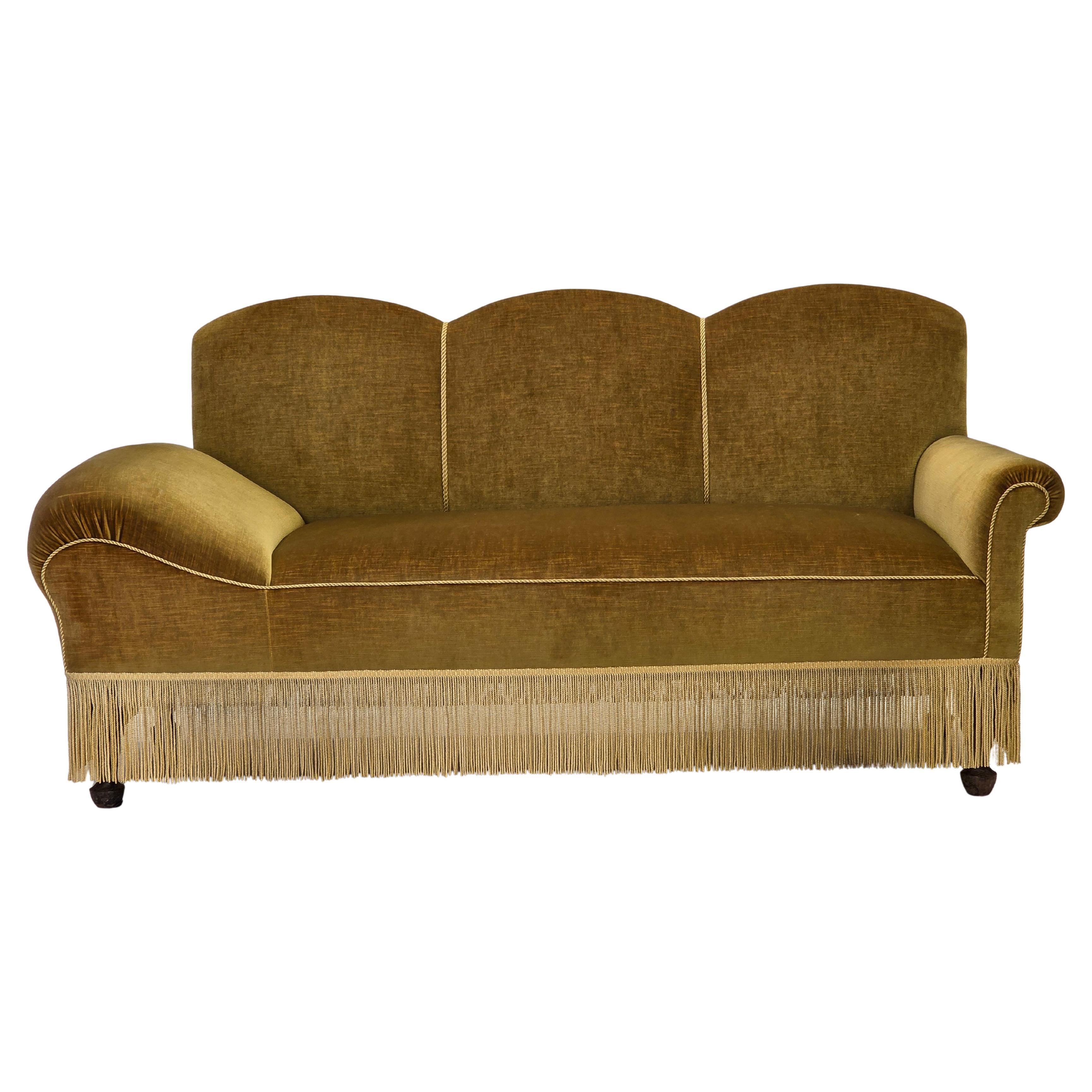 Divano/letto a 2 posti degli anni '50, velluto verde chiaro, gambe in legno di frassino.