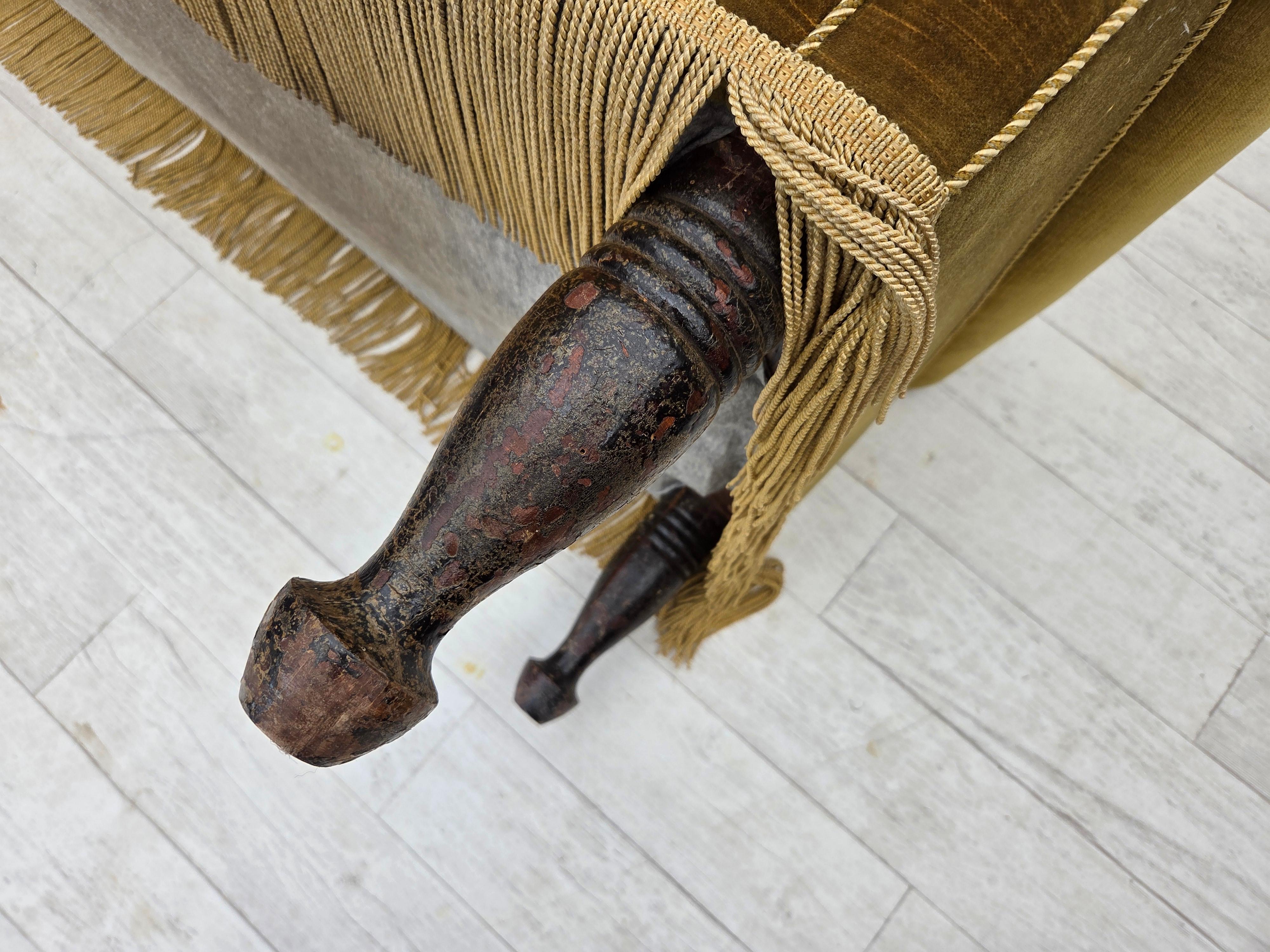 Divano/letto a 2 posti degli anni '50, velluto verde chiaro, gambe in legno di frassino. in vendita 12
