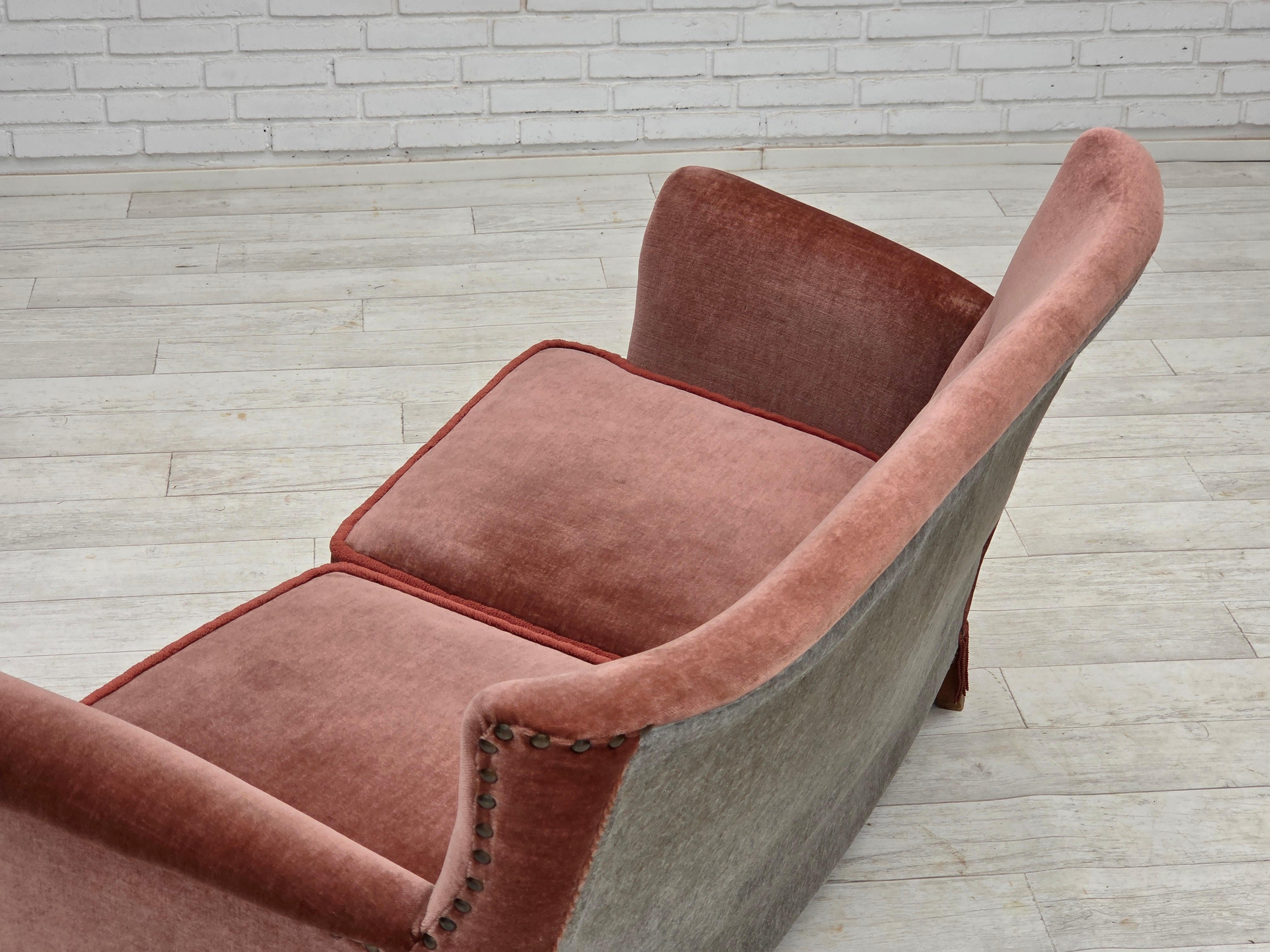 1970er Jahre, dänisches 2-Sitzer-Sofa, original lachsfarbener Möbelvelours, Buchenholz. im Angebot 7