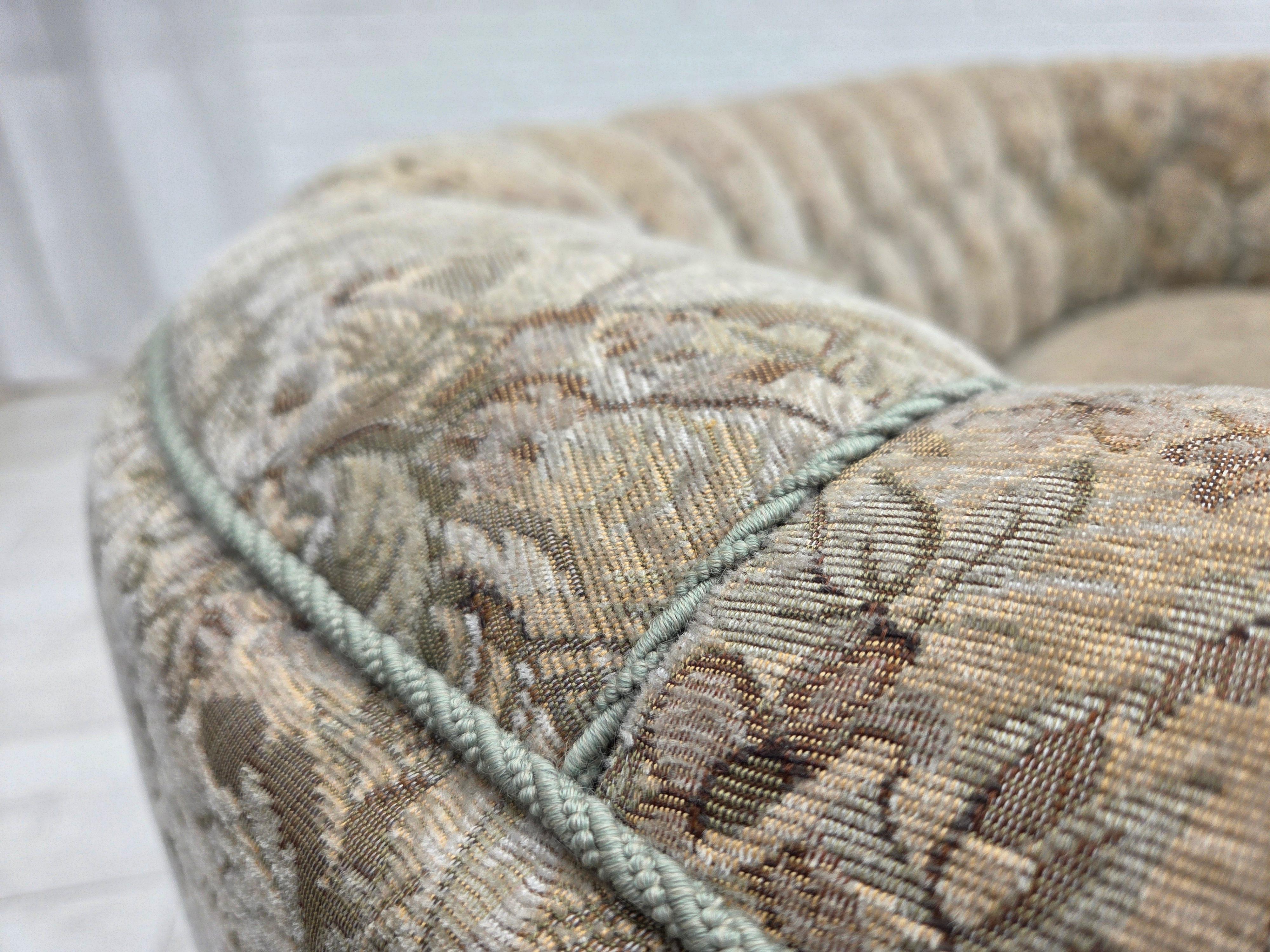 1970s, Danish 3 seater curved sofa, original multicolor furniture fabric. For Sale 6