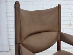 Années 1970, création danoise de Kristian Vedel, fauteuil à dossier haut modèle « Modus ».