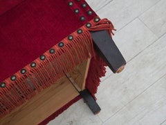 1970er Jahre, dänischer Sessel mit hoher Rückenlehne, Möbelvelours, Beine aus Eschenholz.