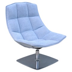 Sillón giratorio de estilo moderno y contemporáneo de Knoll, diseño de Jehs+Laub, en tela azul y blanca