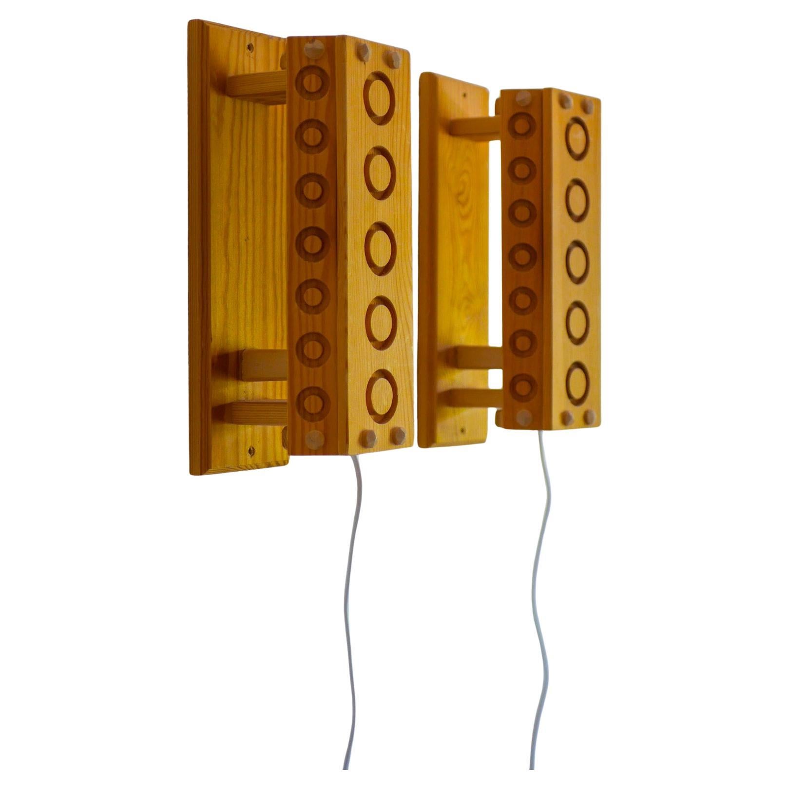 Mid-Century Modern Scandinavian modern sconces. A pair of Mid-century modern Pine wood wall lights For Sale
