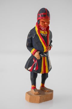 Figurine traditionnelle sami sculptée à la main, d'origine scandinave, datant du milieu du XXe siècle