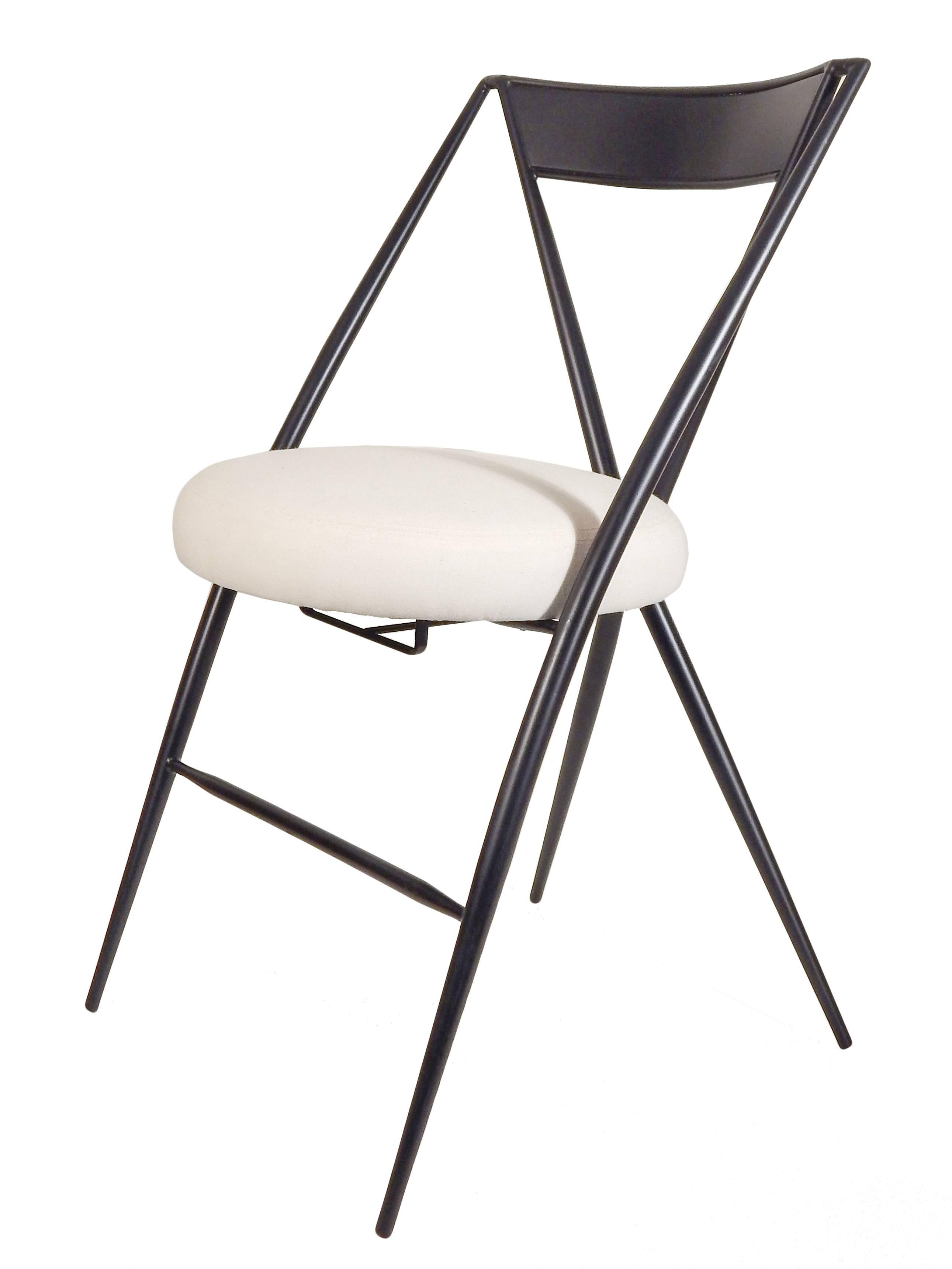 20th Century Pair of Mid-Century Modern Folding Chairs For Sale