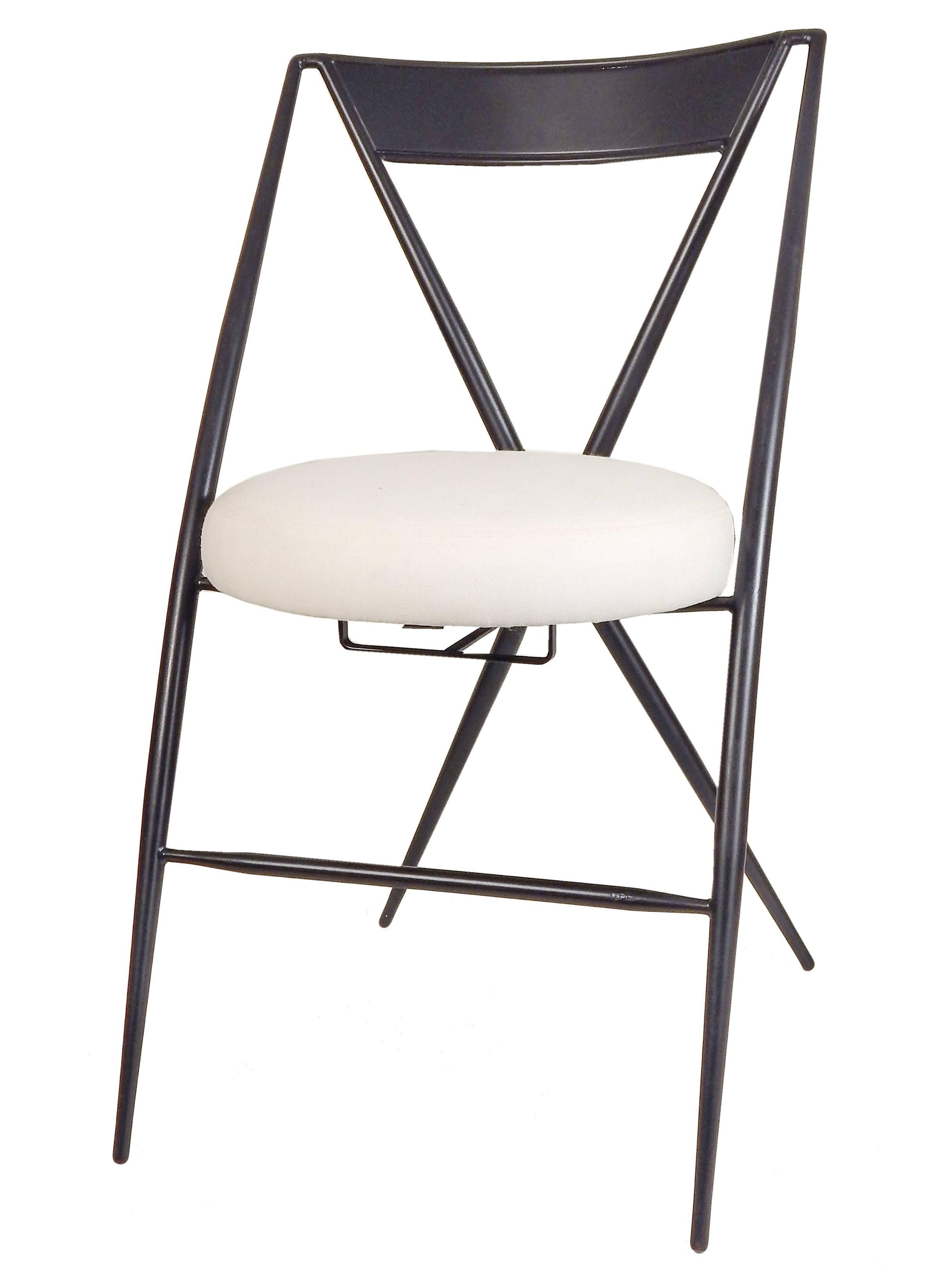 Pair of Mid-Century Modern Folding Chairs In Excellent Condition For Sale In Bridgehampton, NY