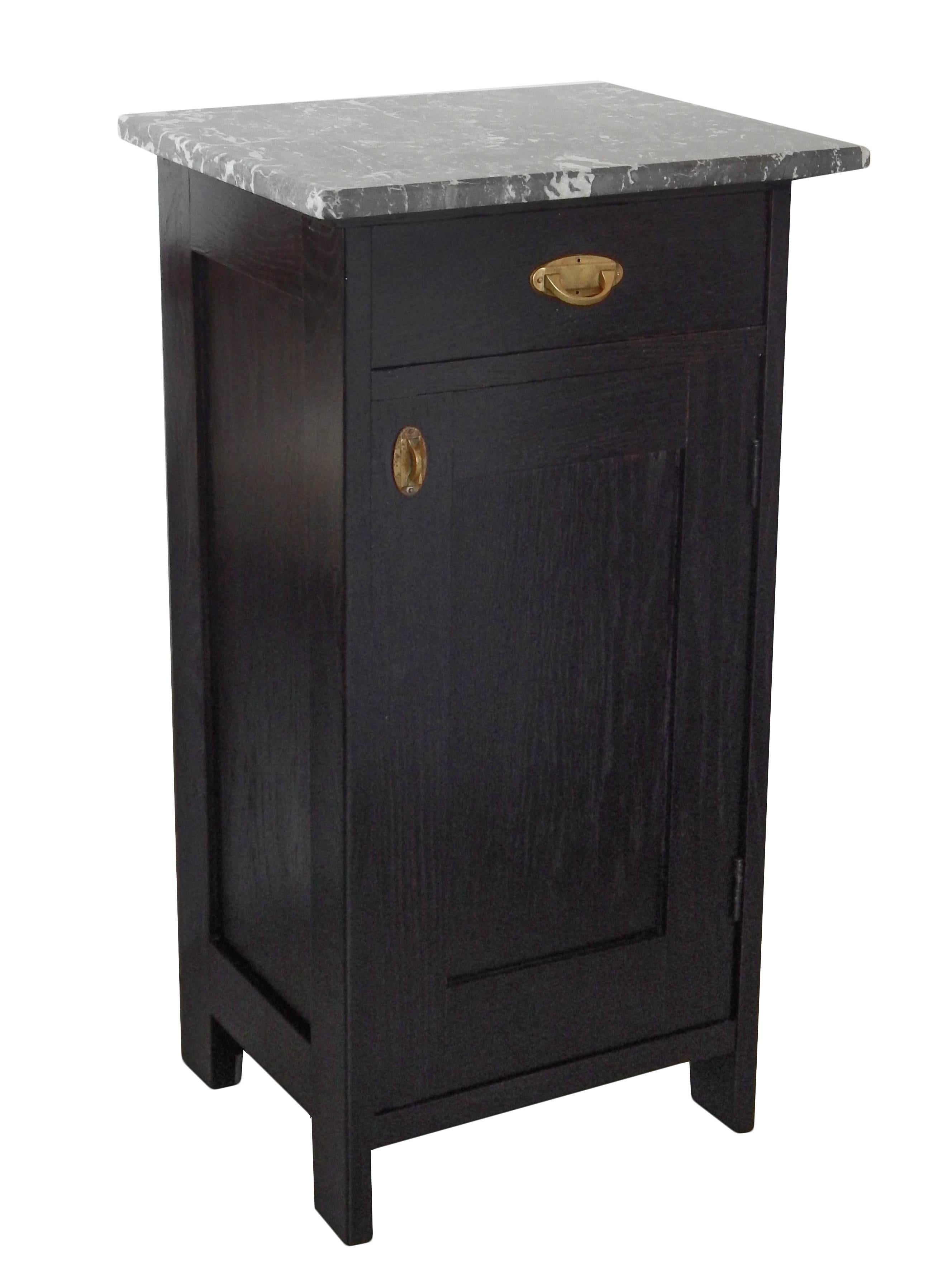 Pair of Ebonized Marble-Top Nightstands In Excellent Condition For Sale In Bridgehampton, NY
