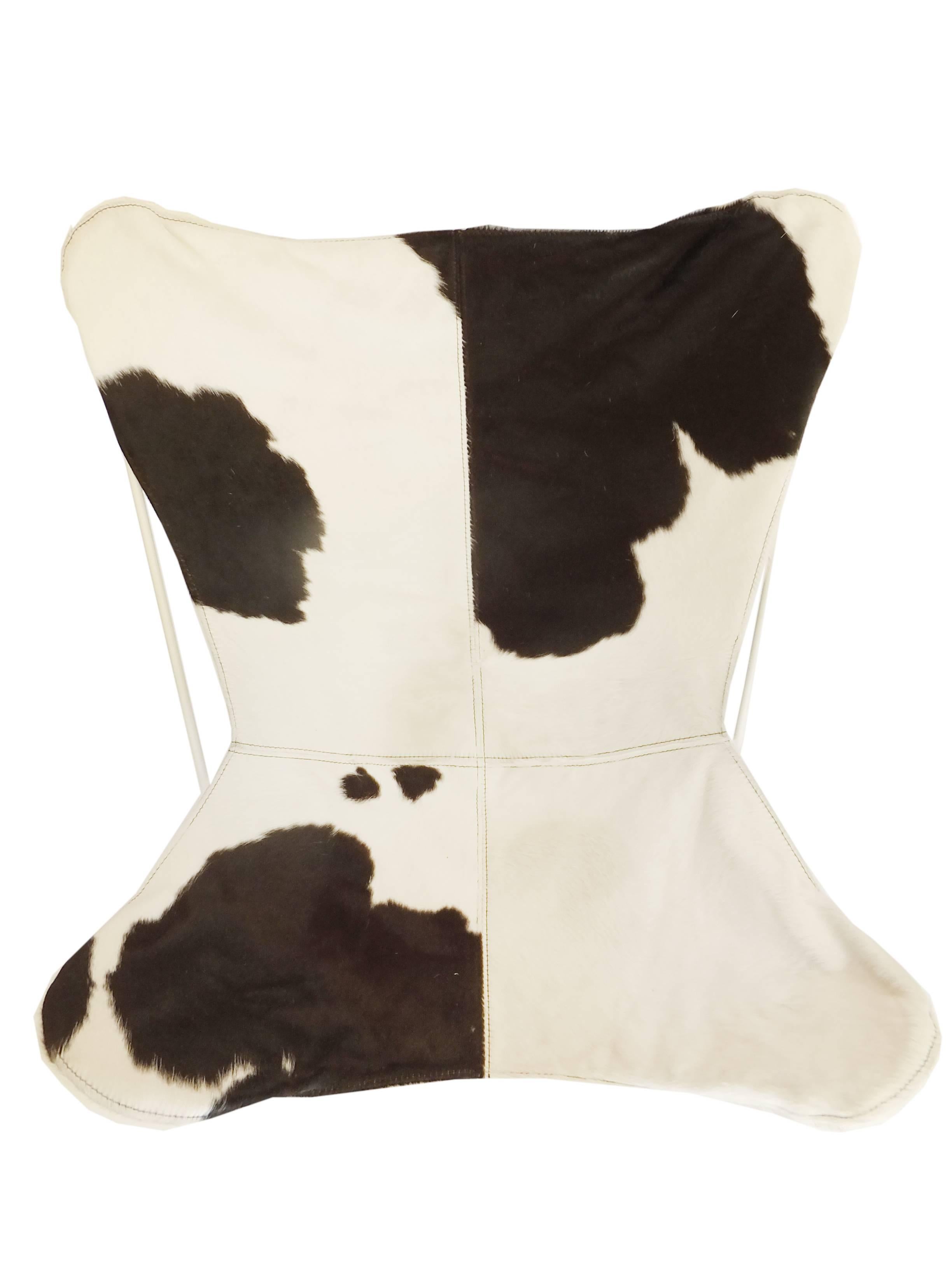 Pair of Cowhide Butterfly Chairs For Sale 3