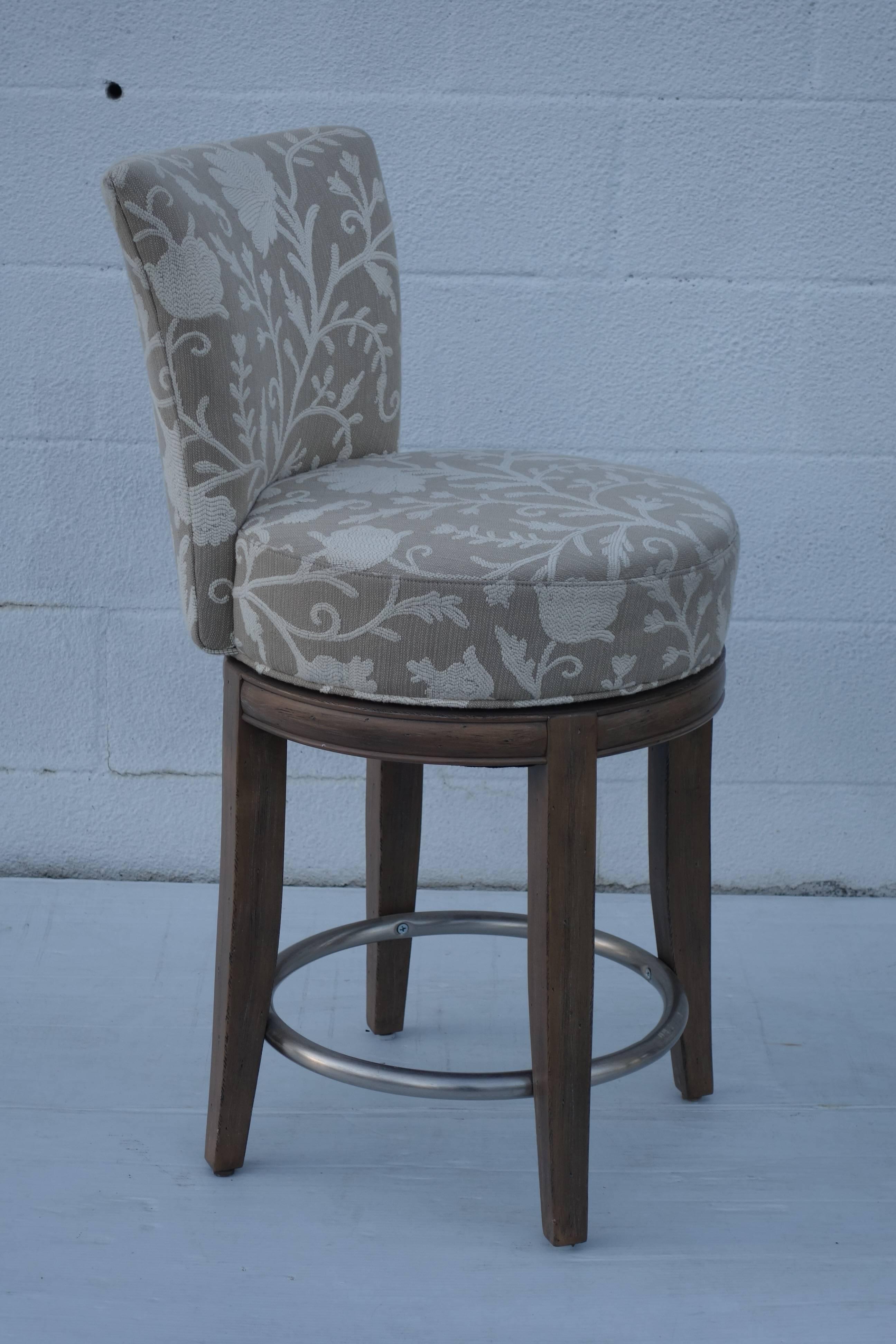 Swivel Counter Stool In Excellent Condition For Sale In Bridgehampton, NY
