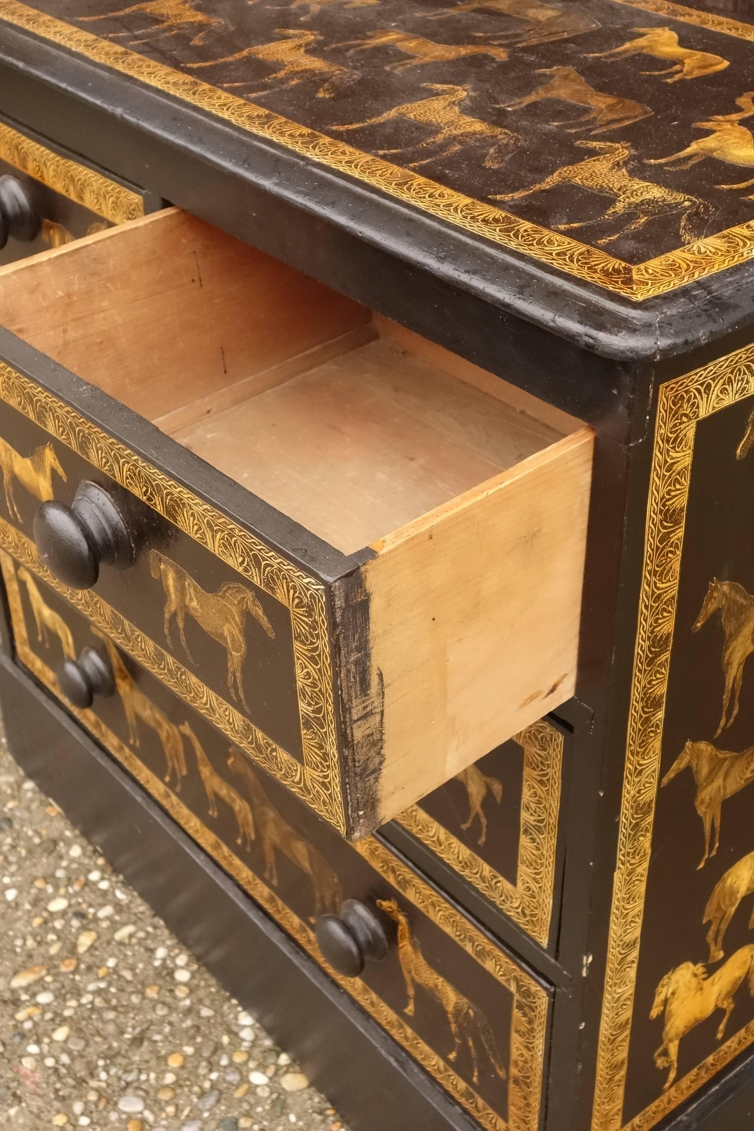 Early 20th Century 1920s English Pine Chest of Drawers For Sale