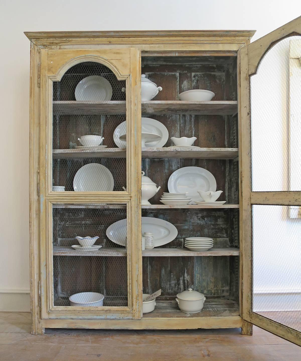 French Early 19th Century Cupboard In Good Condition In Bridgehampton, NY