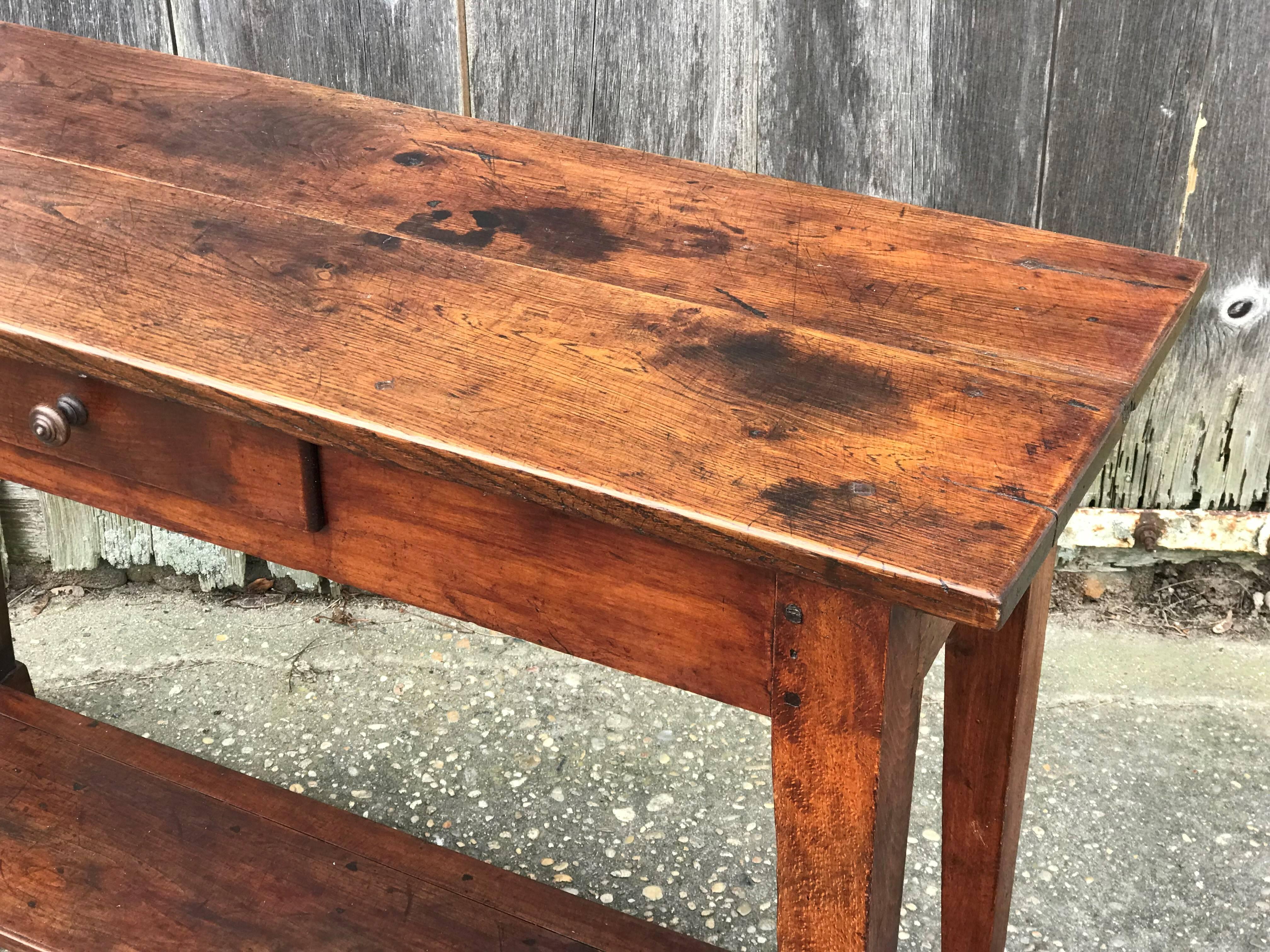 Simple French pine console table or serving table with pot board style base. Nice color and patination, circa