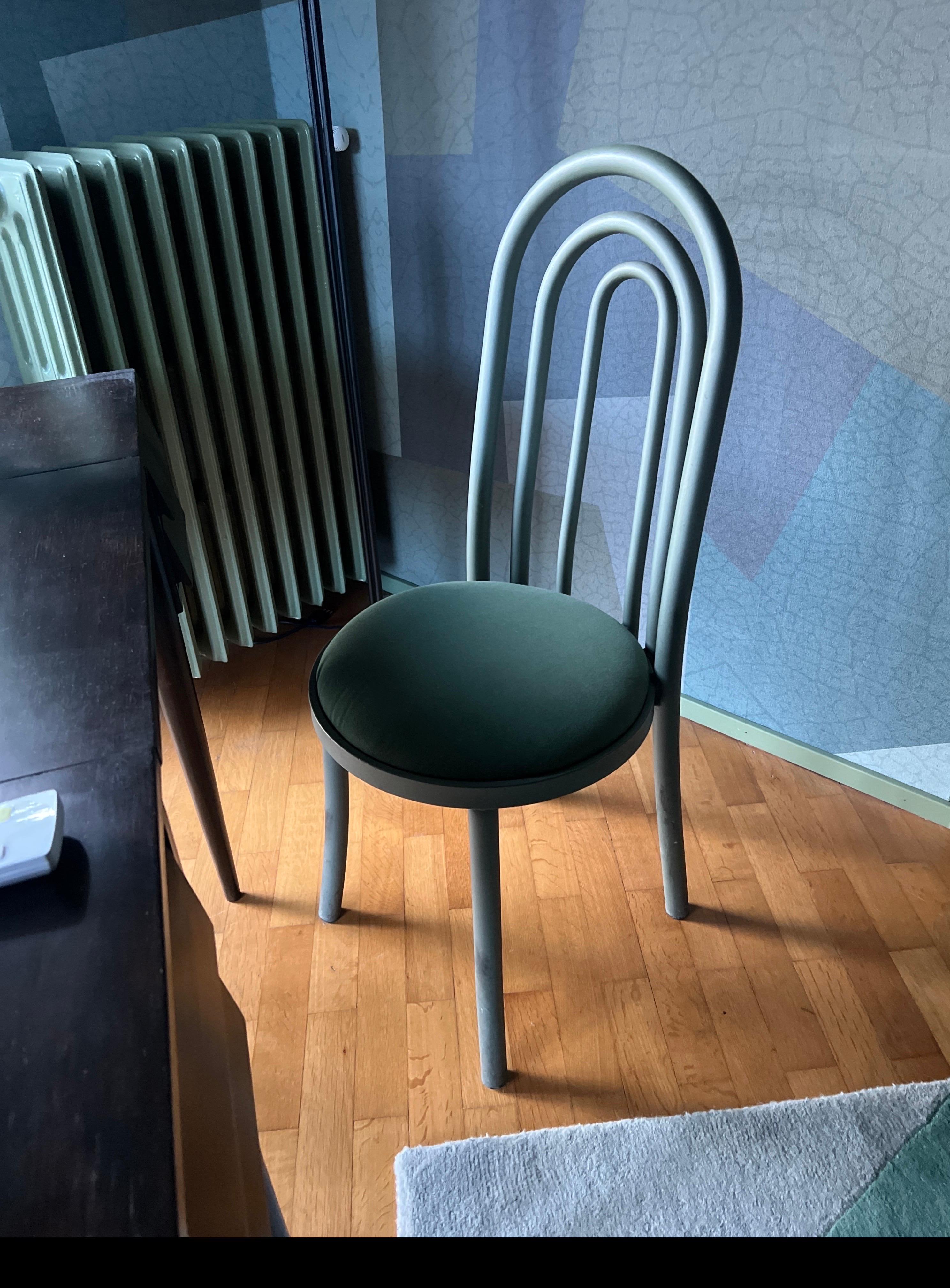 Chaise sculpturaleArches, pièce de collection italienne, style Memphis, salle à manger décorative en vente 2