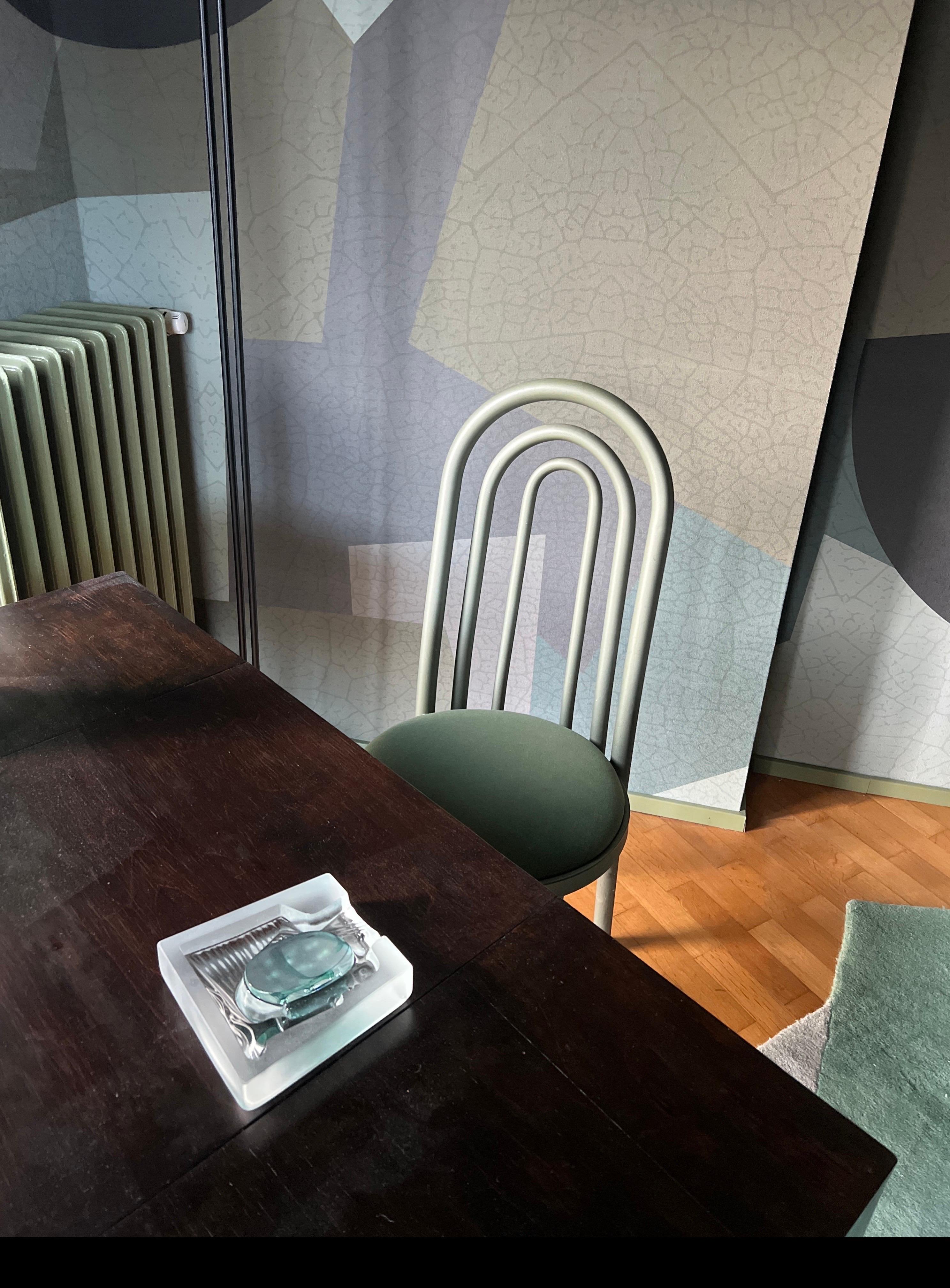 Chaise sculpturaleArches, pièce de collection italienne, style Memphis, salle à manger décorative en vente 3