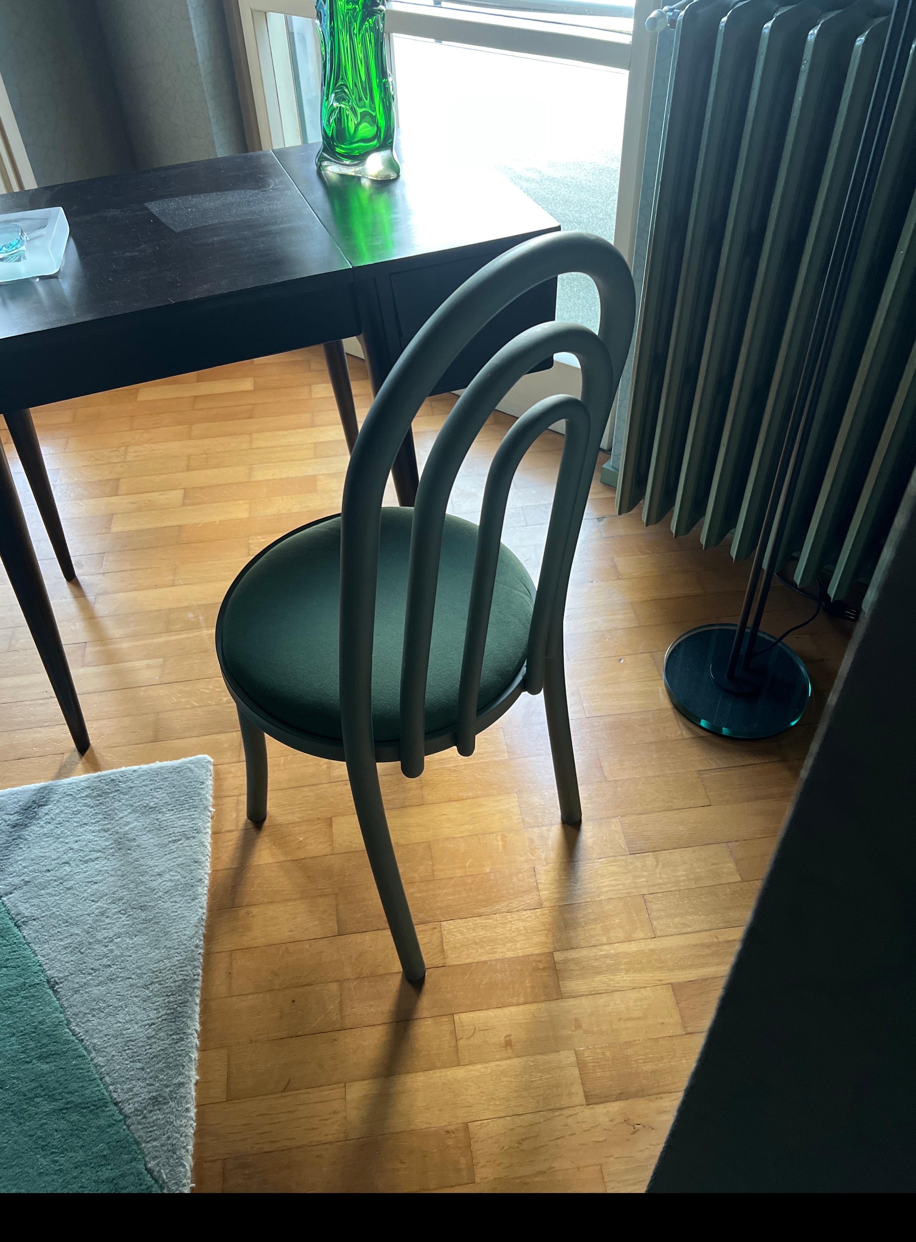 Chaise sculpturaleArches, pièce de collection italienne, style Memphis, salle à manger décorative en vente 7