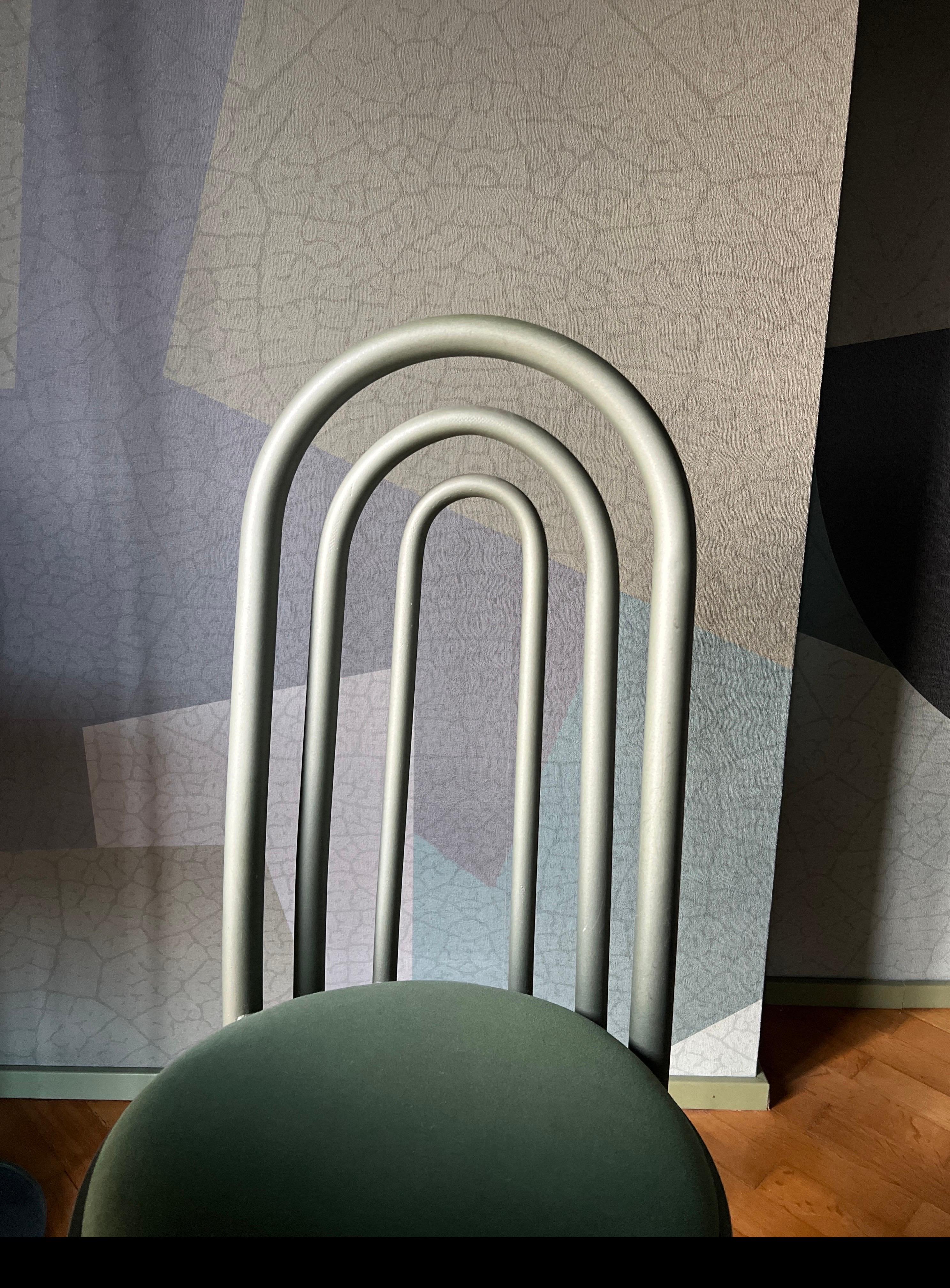 Chaise sculpturaleArches, pièce de collection italienne, style Memphis, salle à manger décorative en vente 8