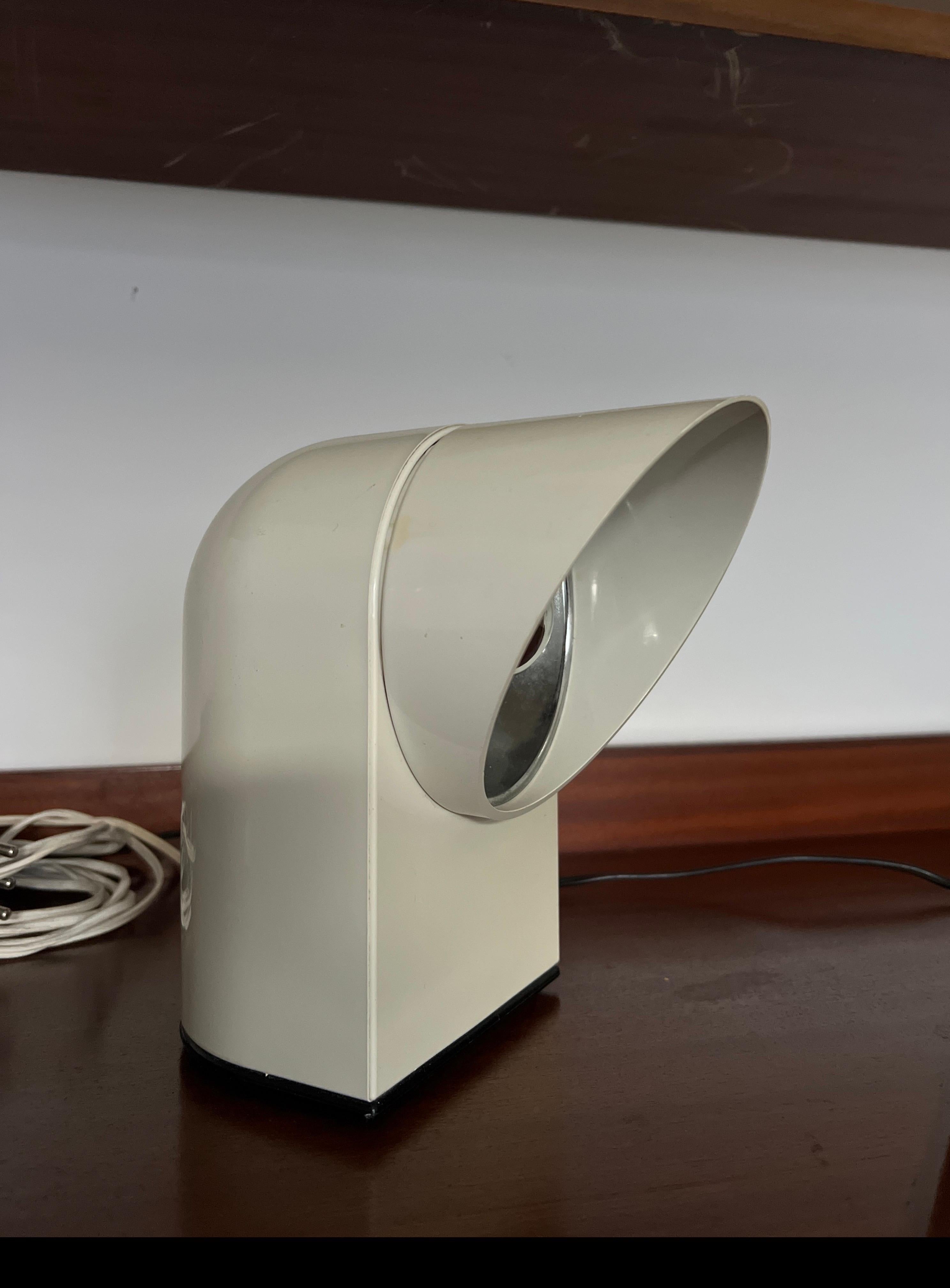 Lampe de bureau blanche vintage «liver » de l'ère spatiale italienne par Paolo Piva pour Lumenform en vente 7