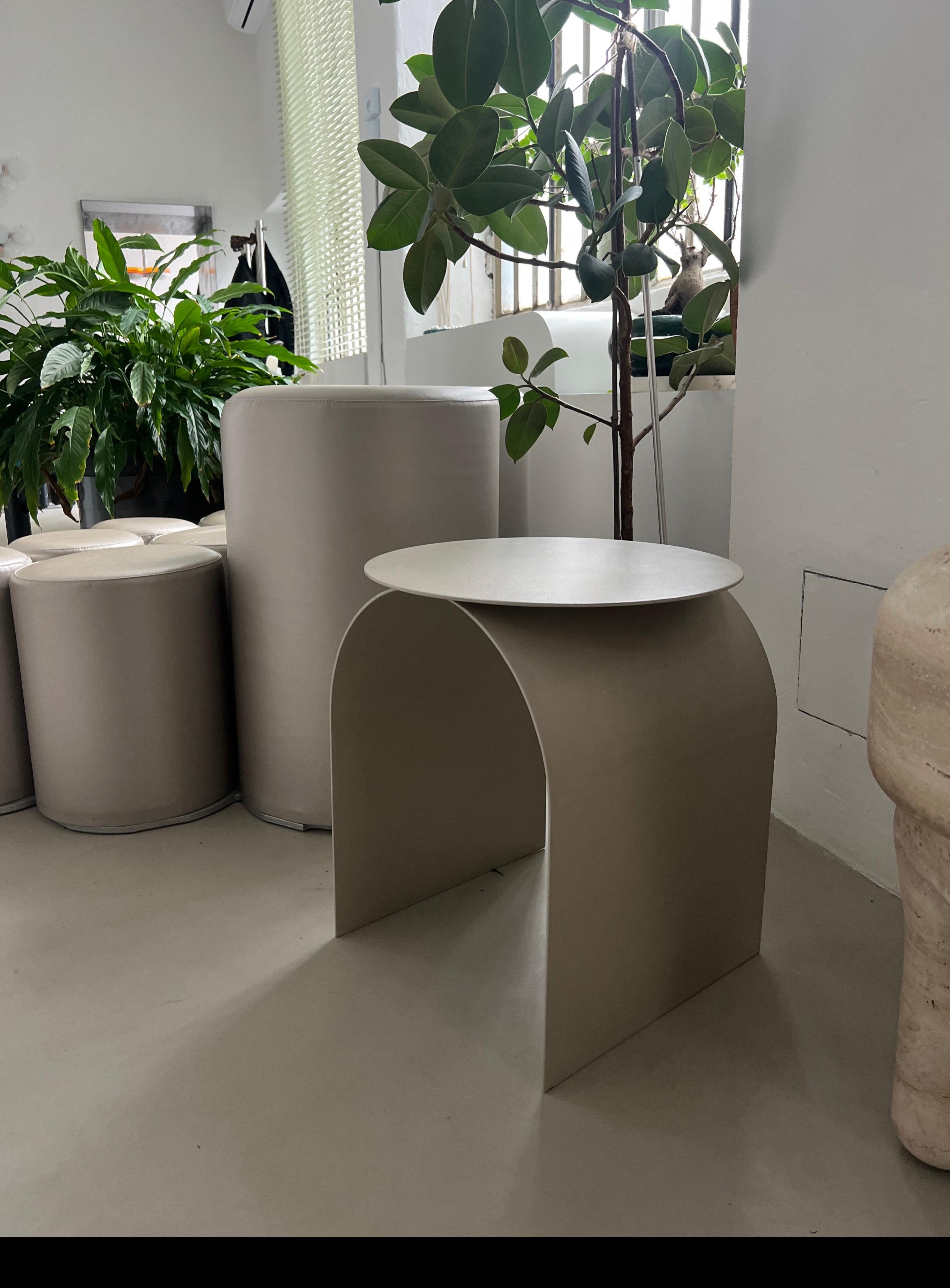Tavolino scultoreo contemporaneo Spinzi Palladium, finitura organica Urban Wabi in vendita 2