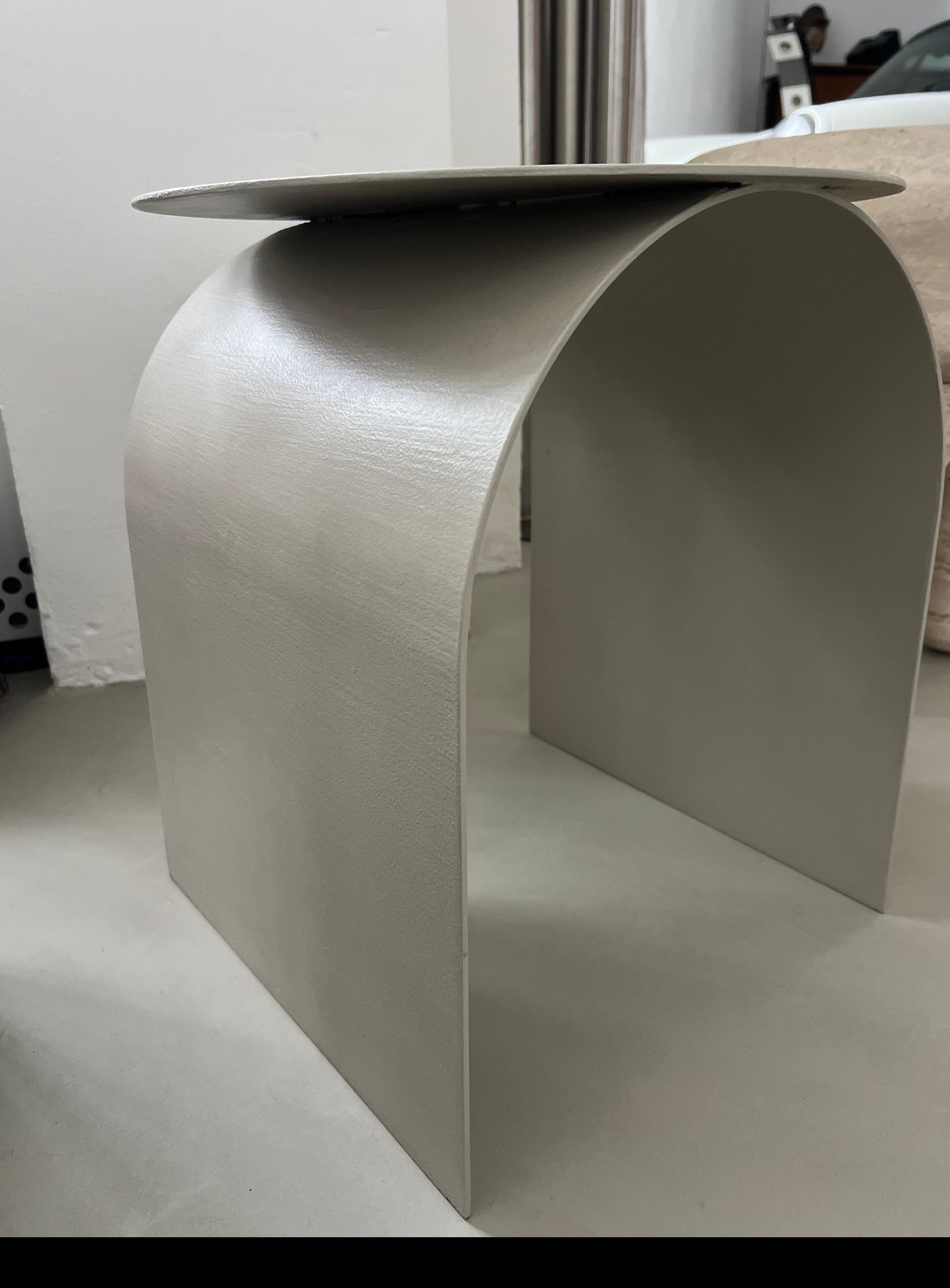Tavolino scultoreo contemporaneo Spinzi Palladium, finitura organica Urban Wabi in vendita 5
