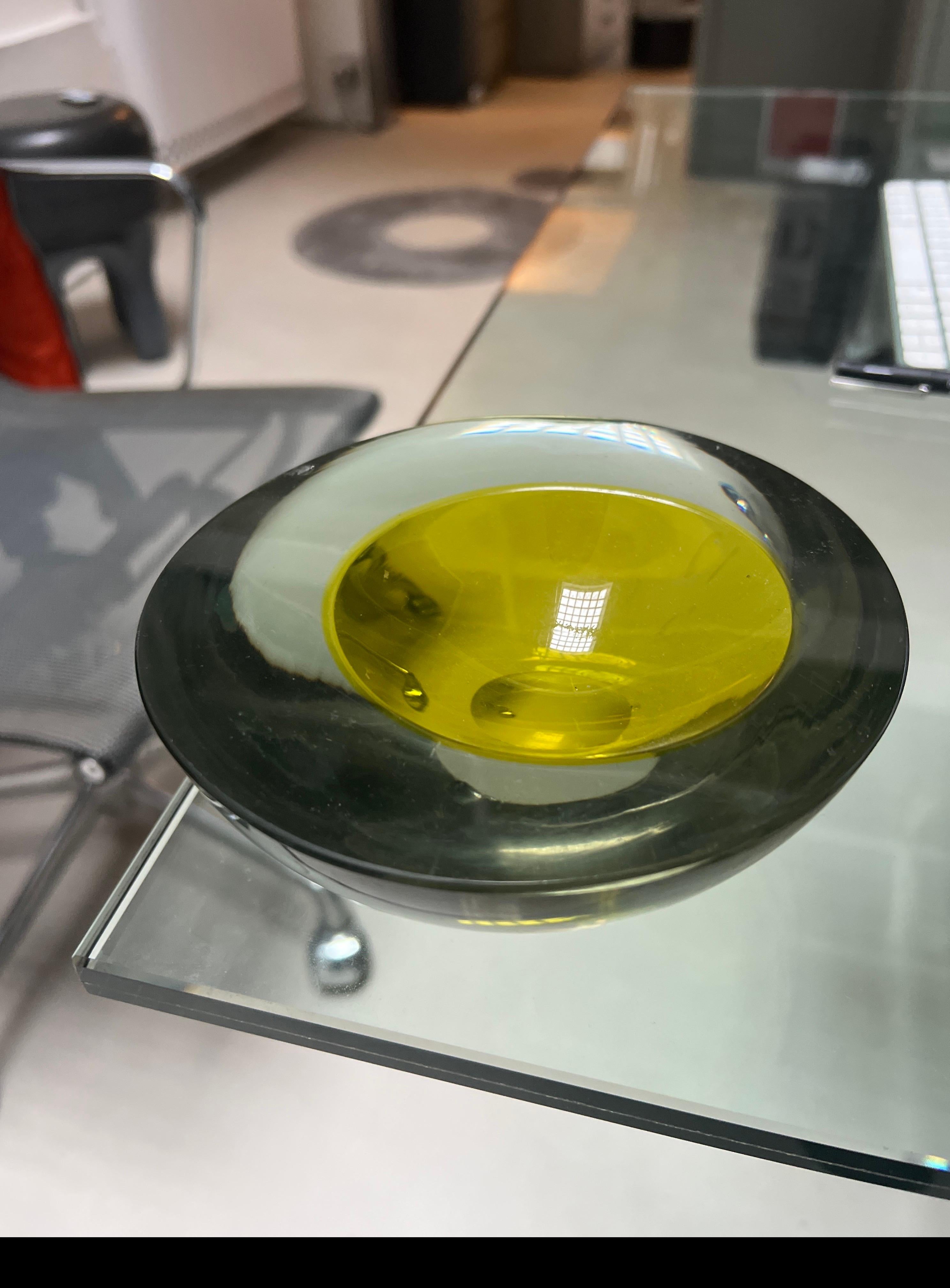 Antonio da Ros pour Cenedese, pièce décorative jaune vif de Murano en vente 11