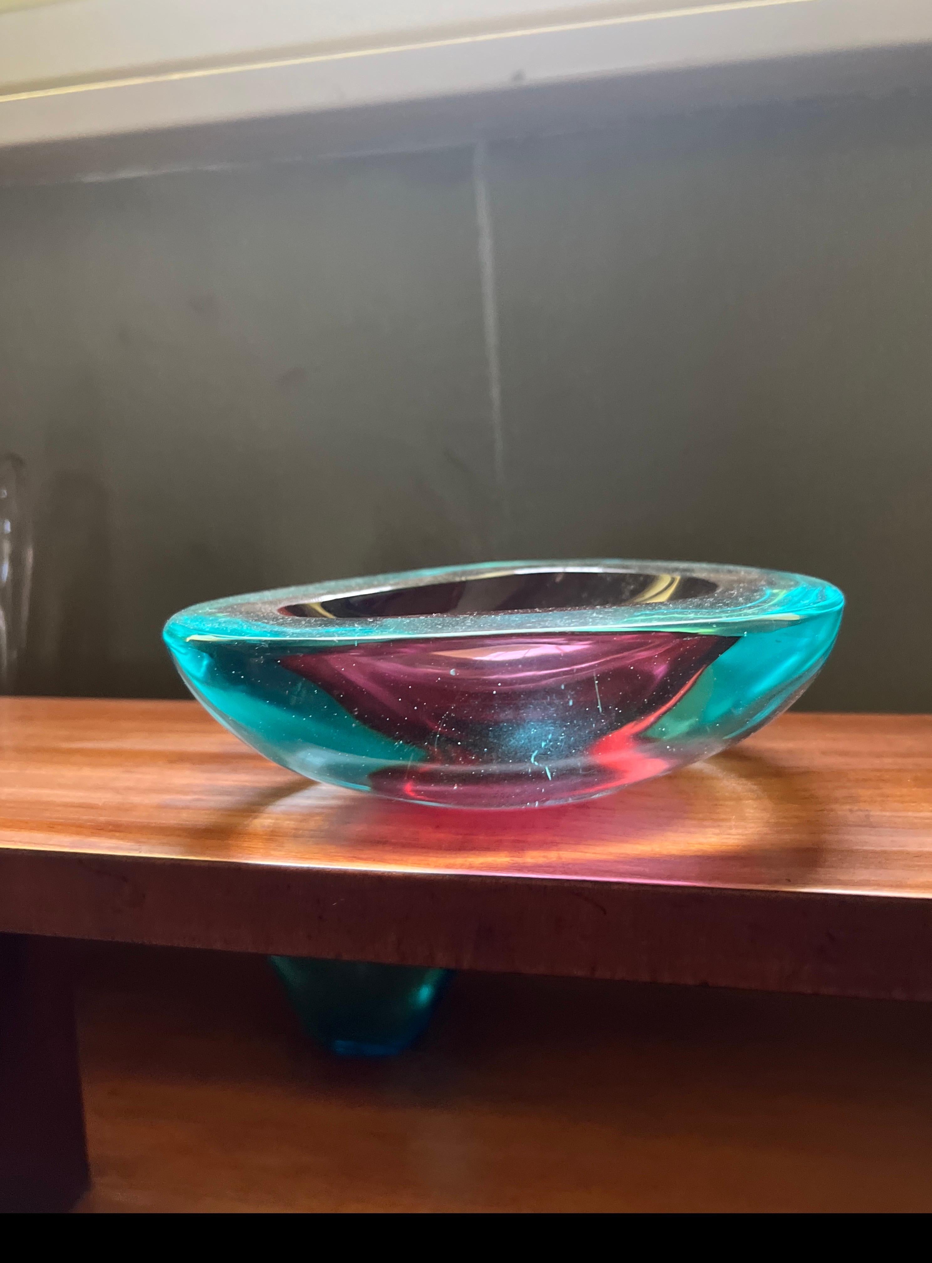 Vintage Mid-Century Murano Glass Bowl in Sommerso Glass, Flavio Poli Stye For Sale 3