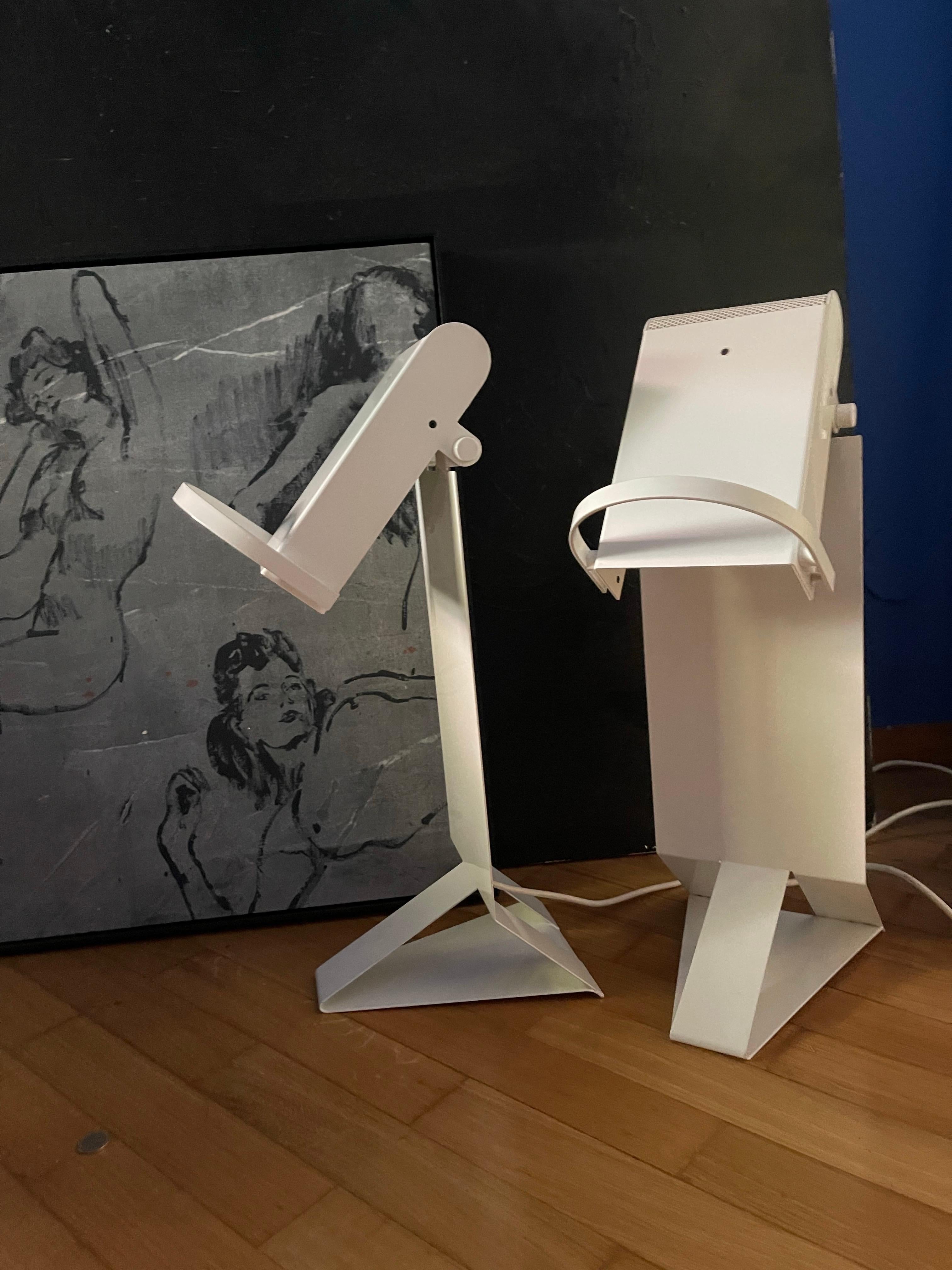 Pareja de Loft Postmoderno Italiano Vintage  Lámparas de mesa de metal en venta 3