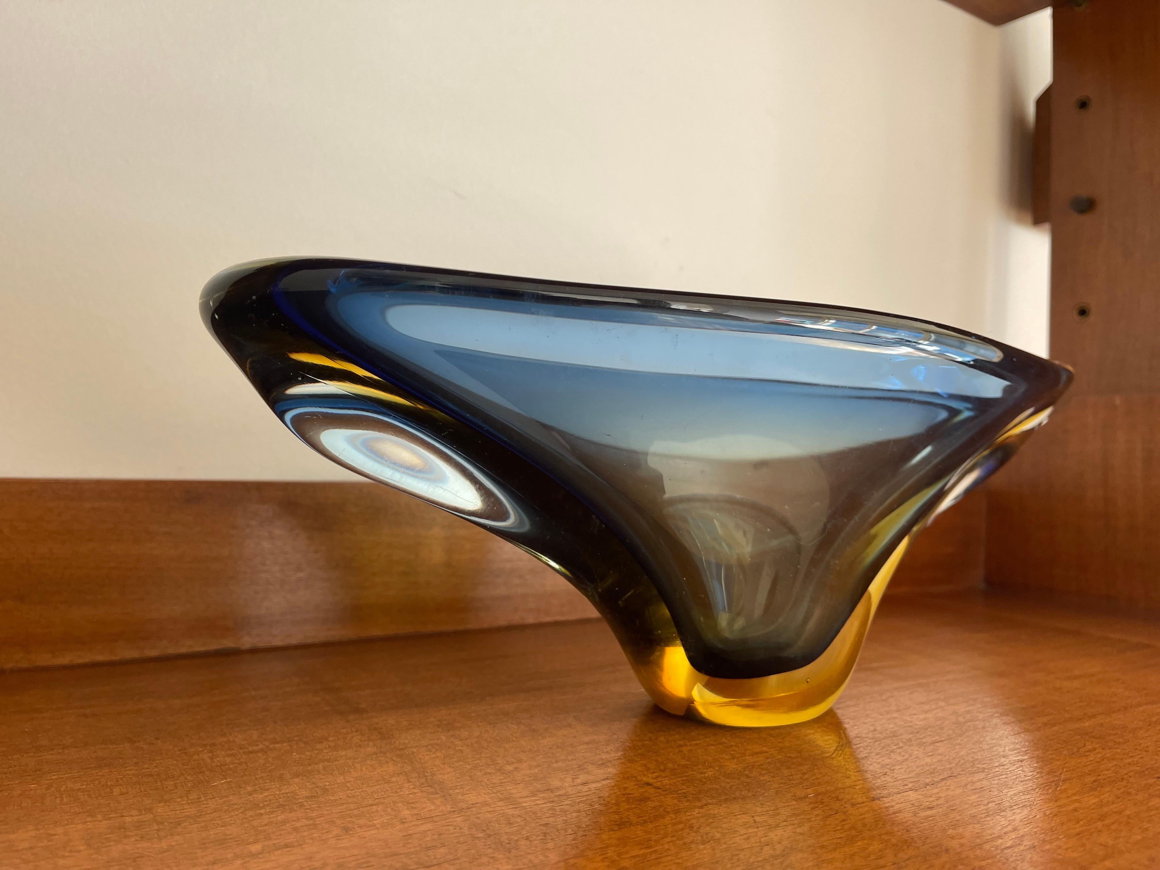 Grand bol Murano bleu et jaune Sommerso, style Flavio Poli en vente 3