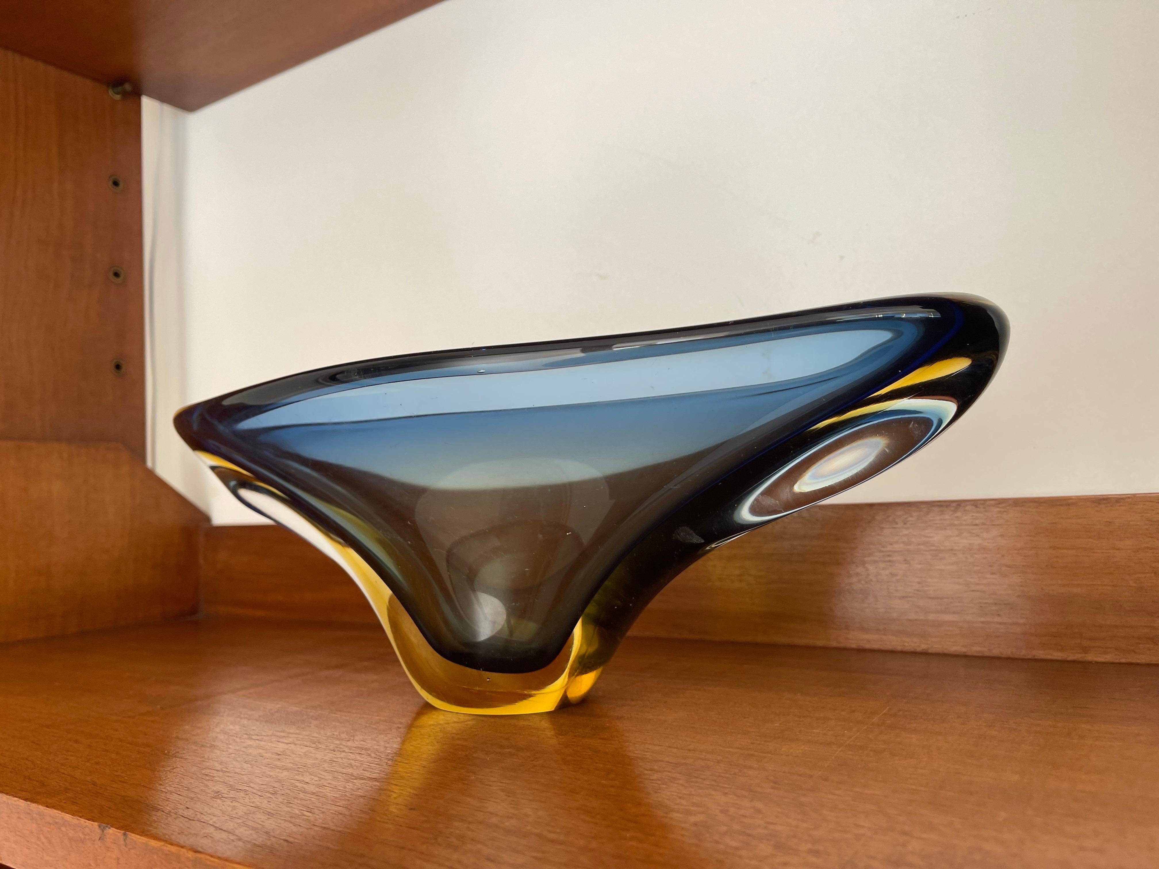 Grand bol Murano bleu et jaune Sommerso, style Flavio Poli en vente 5