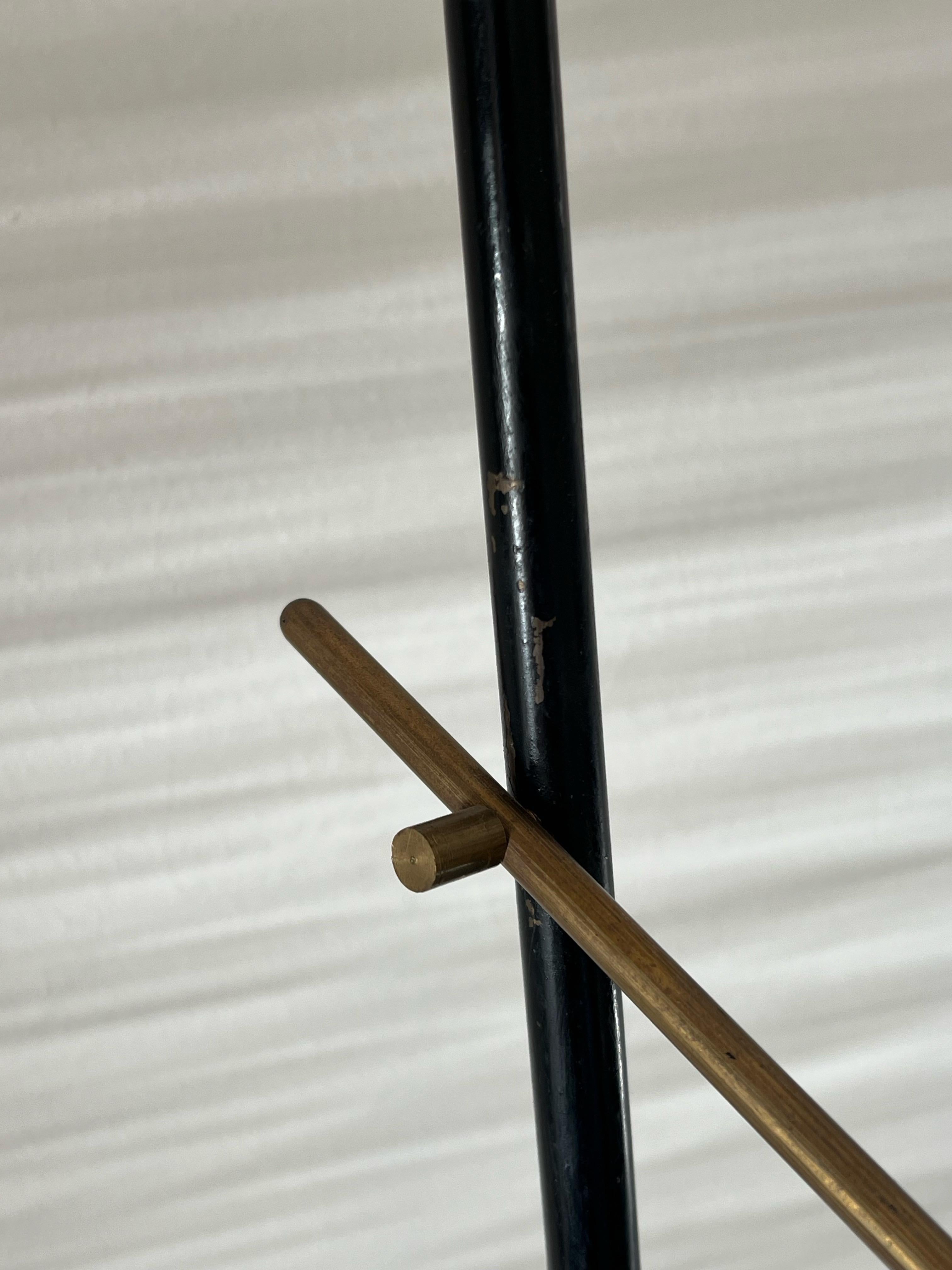 Lámpara de pie italiana de los años 50 , estilo italiano moderno de mediados de siglo Latón en venta