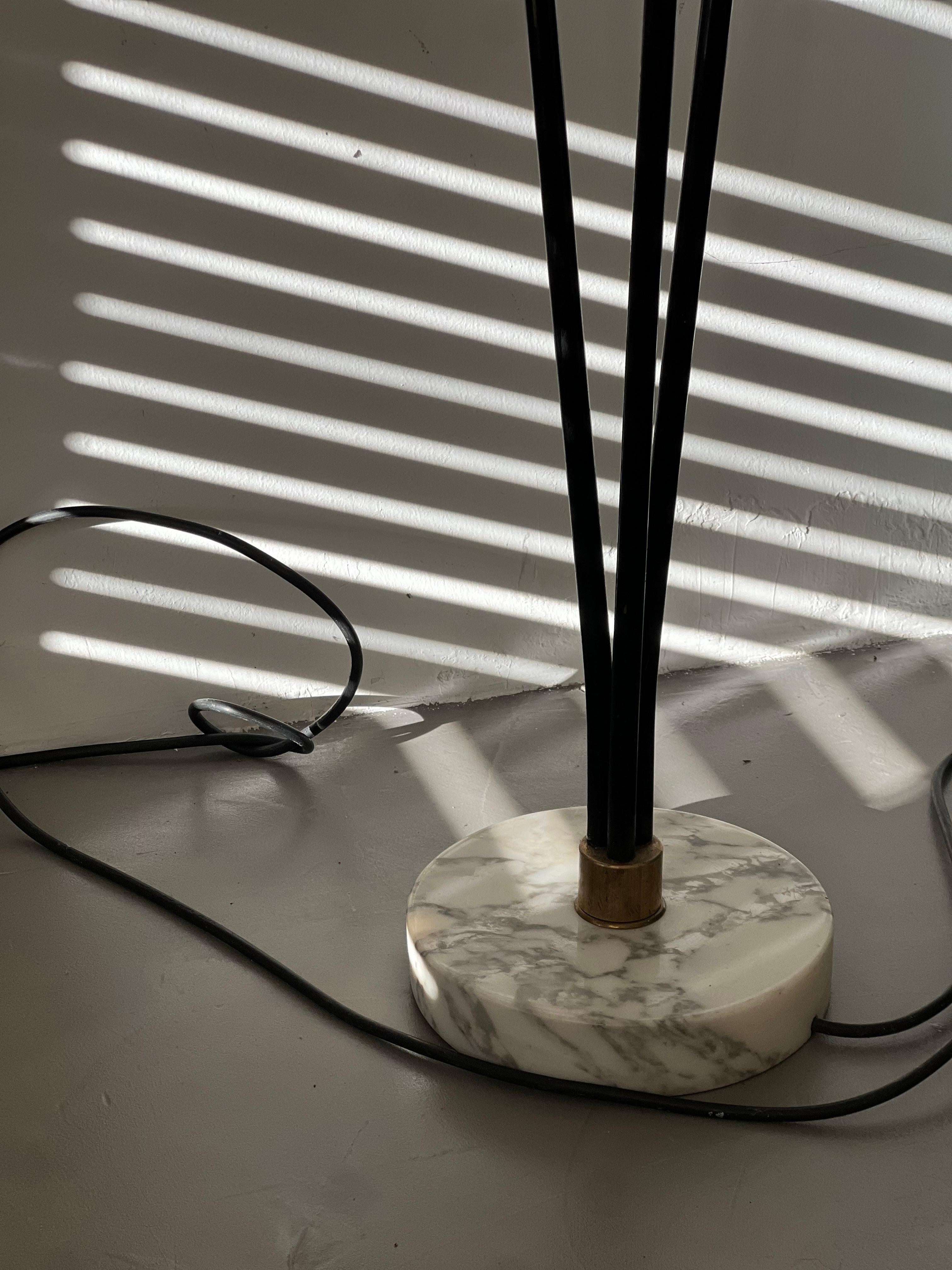 Lámpara de pie italiana de los años 50 , estilo italiano moderno de mediados de siglo en venta 3