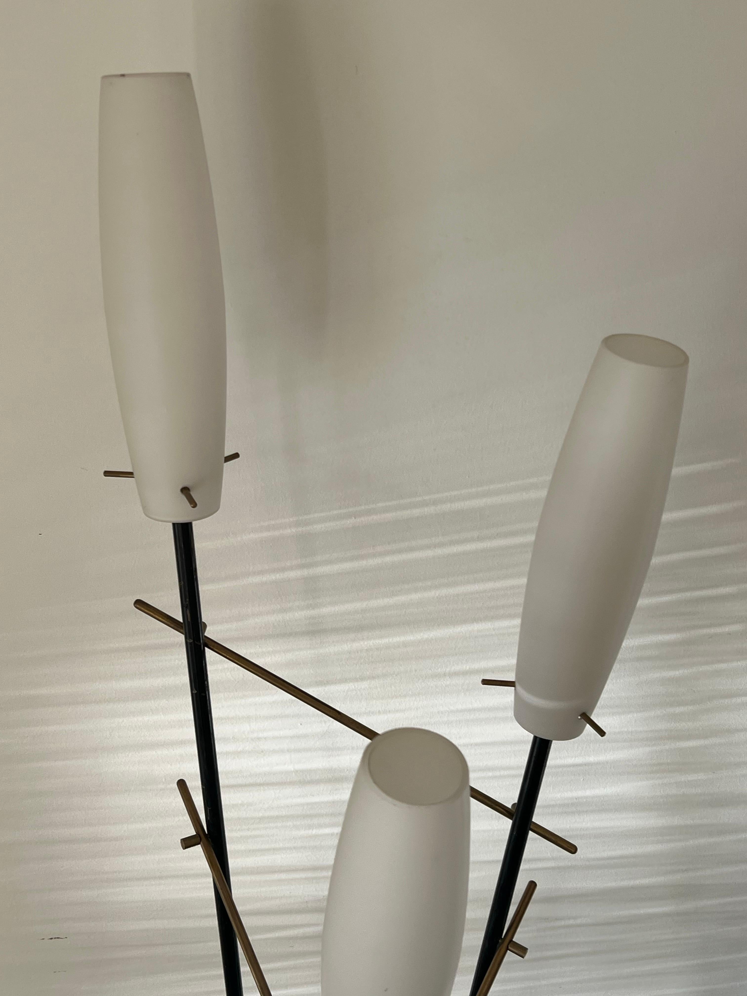 Lámpara de pie italiana de los años 50 , estilo italiano moderno de mediados de siglo en venta 4