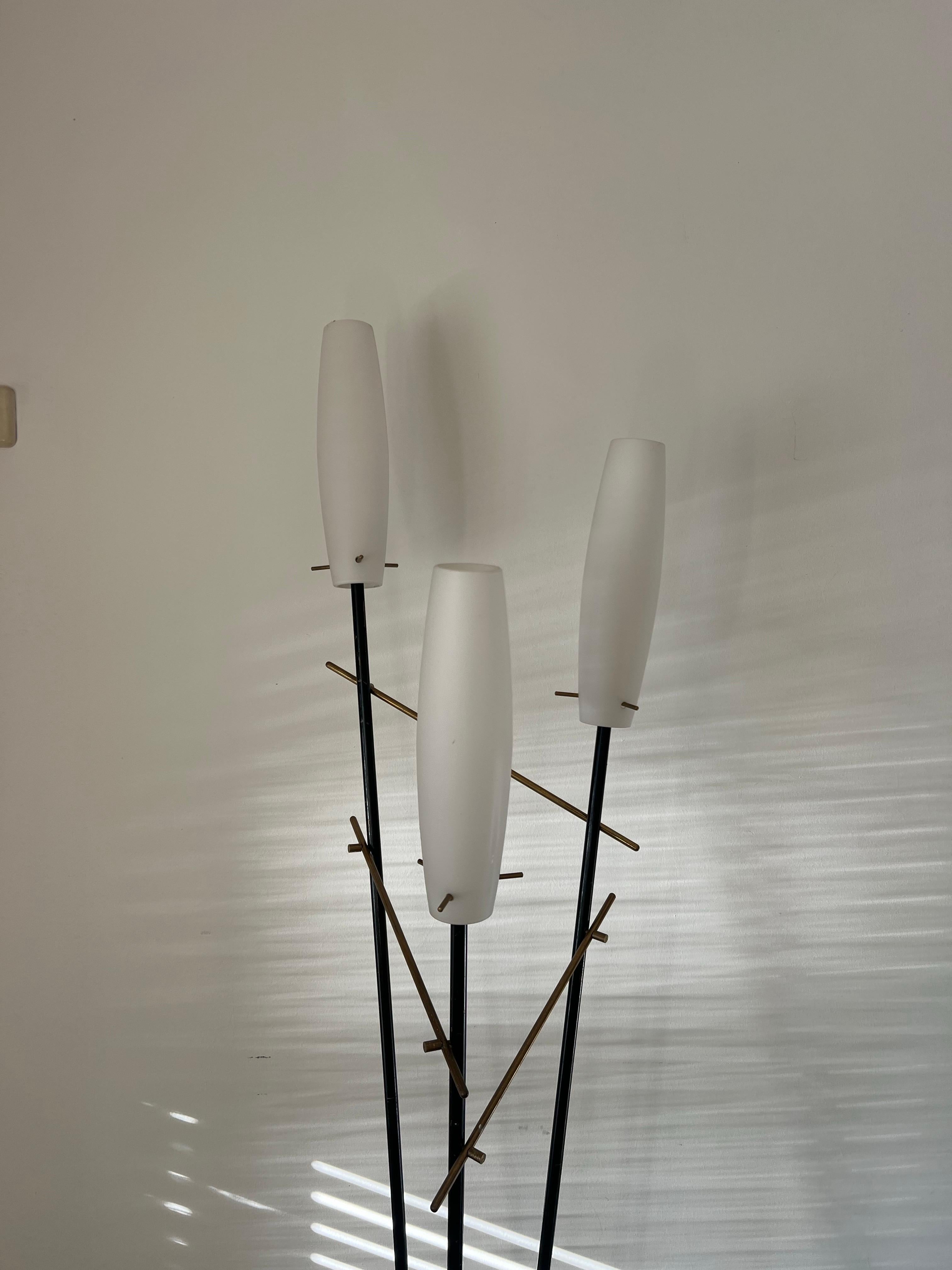 Lámpara de pie italiana de los años 50 , estilo italiano moderno de mediados de siglo en venta 6