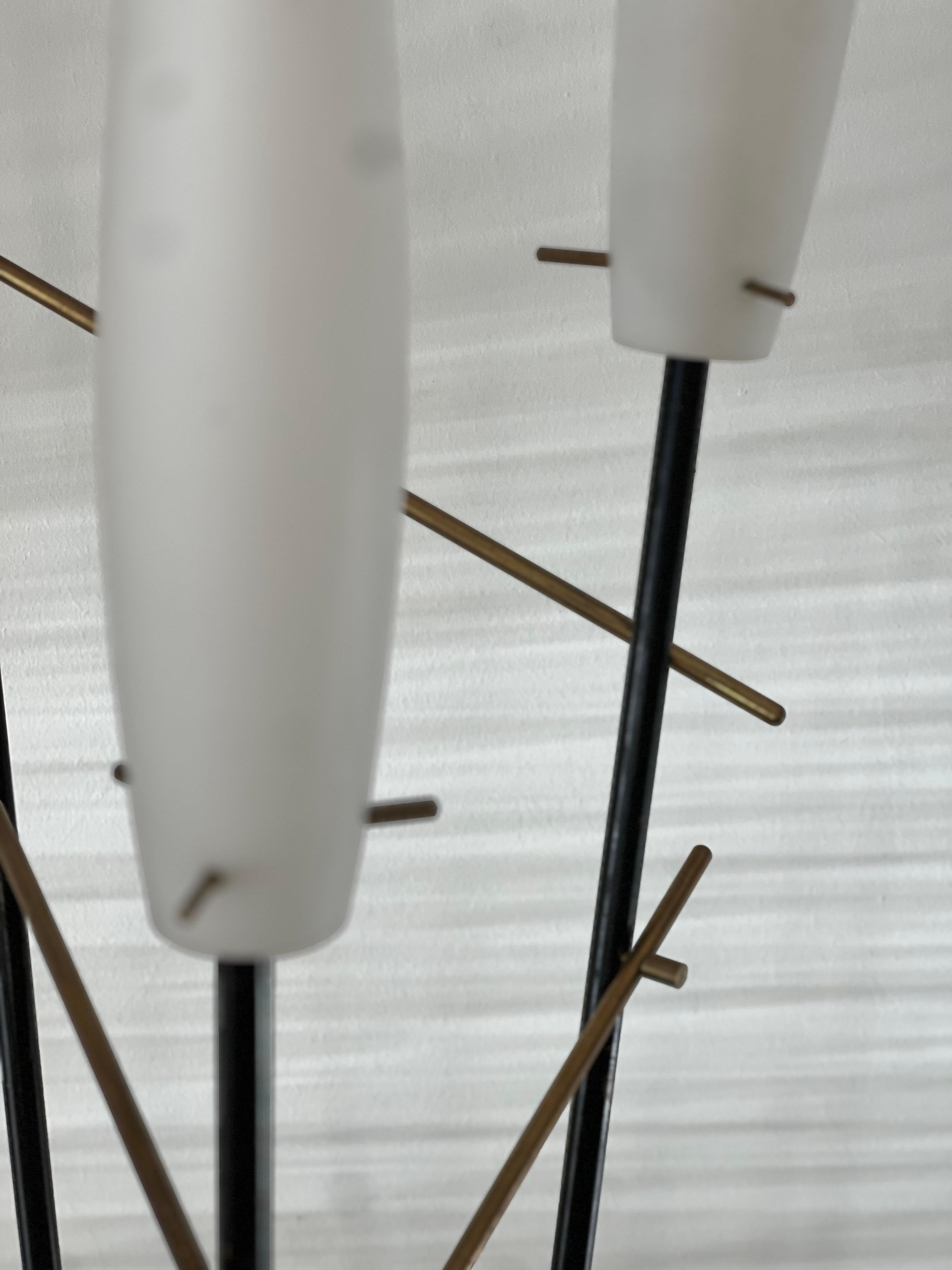 Lámpara de pie italiana de los años 50 , estilo italiano moderno de mediados de siglo en venta 7