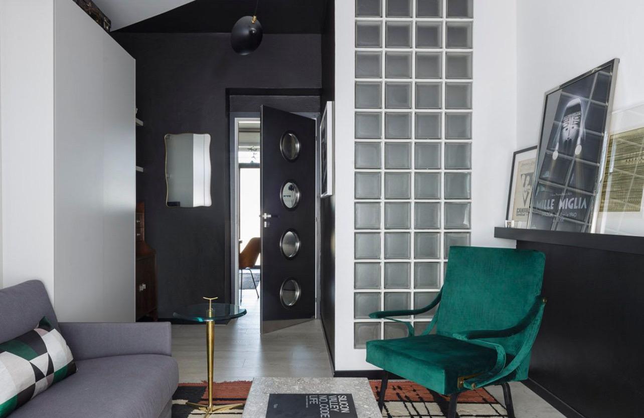 Puerta metálica contemporánea de acero inoxidable Spinzi hecha a medida con ojos de buey redondos en venta 11