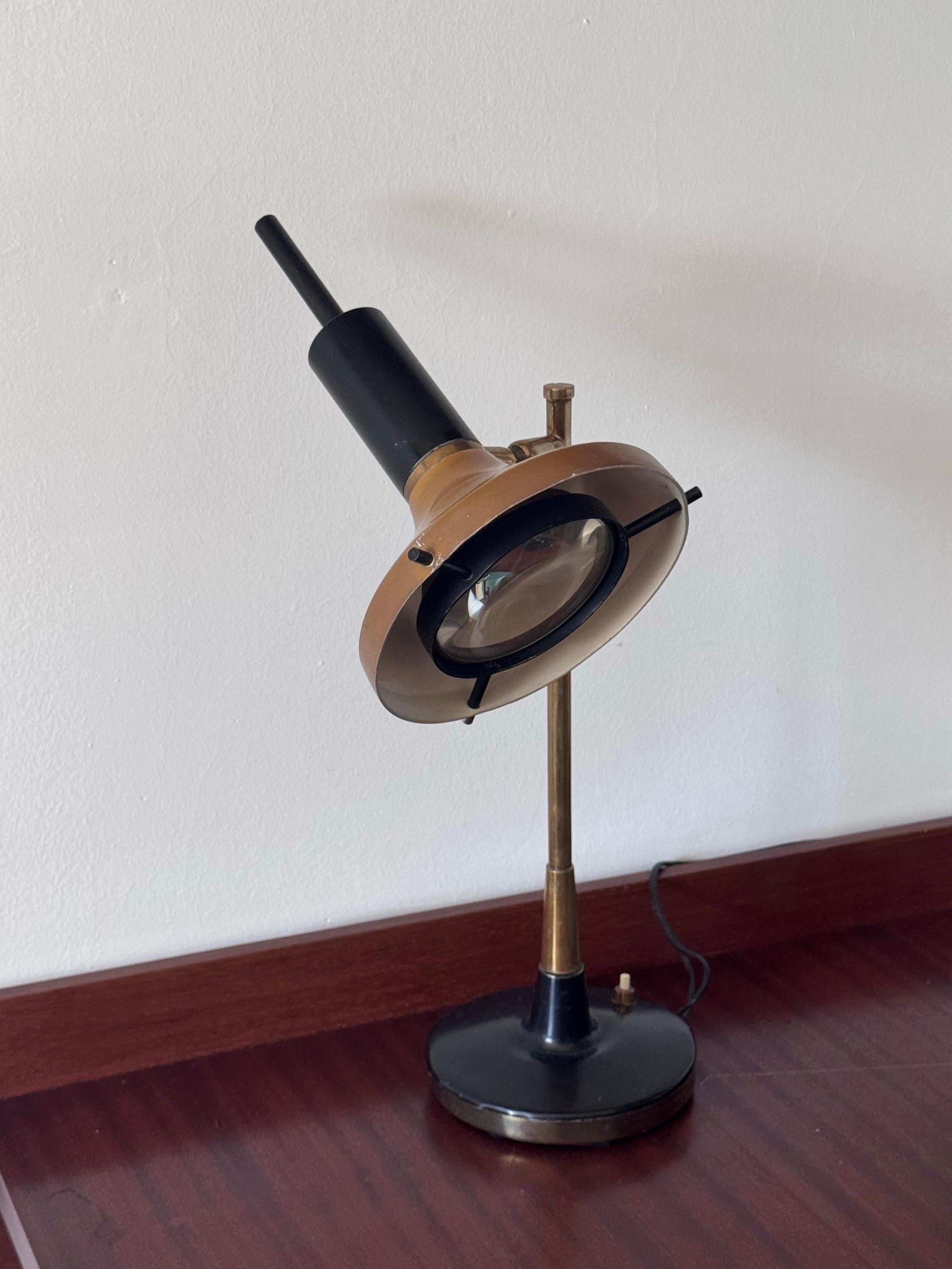 Mid 20th Century Mod. 553 Table Lamp by Oscar Torlasco for Lumi, Italian Design For Sale