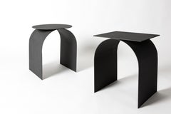 Spinzi Table d'appoint sculpturale Palladium, métal noir, design italien de collection