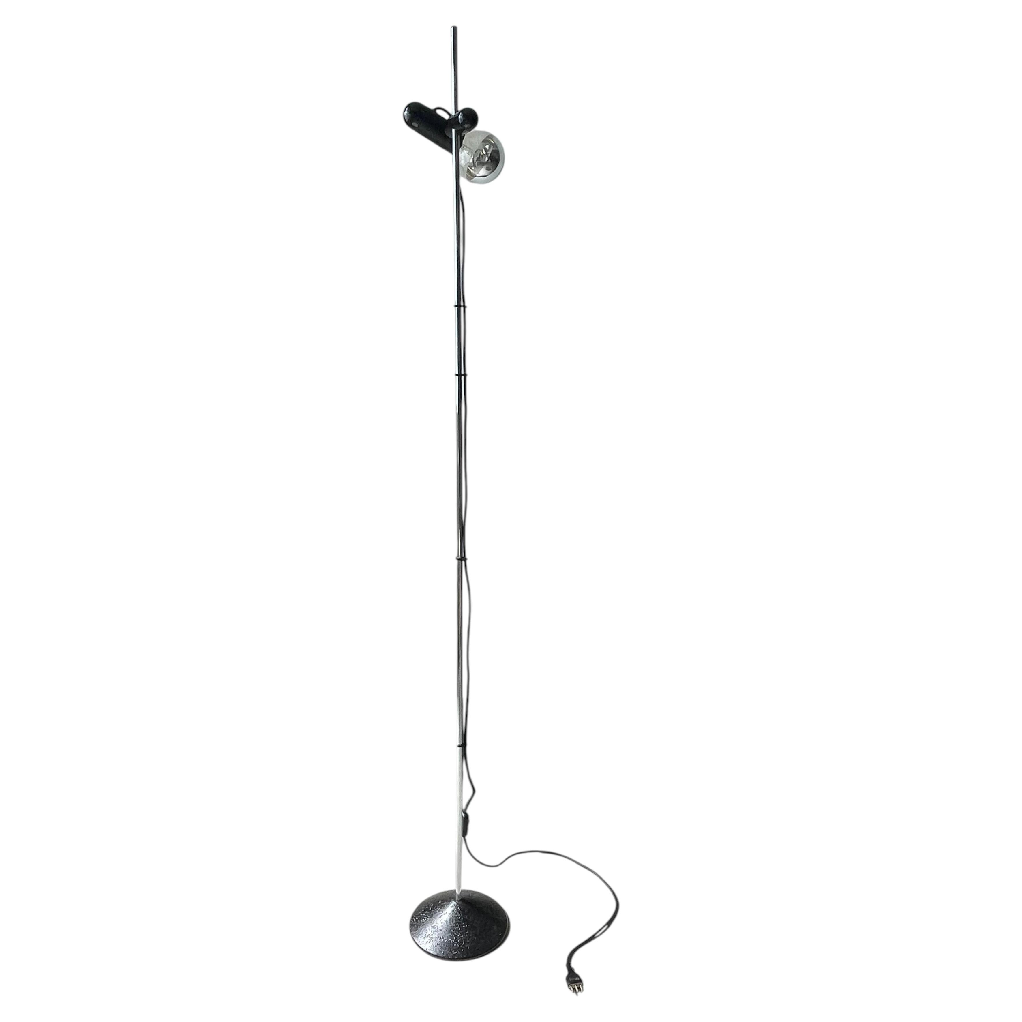 Minimal & Timeless Adjustable Vintage Italian Floor Lamp 1970's