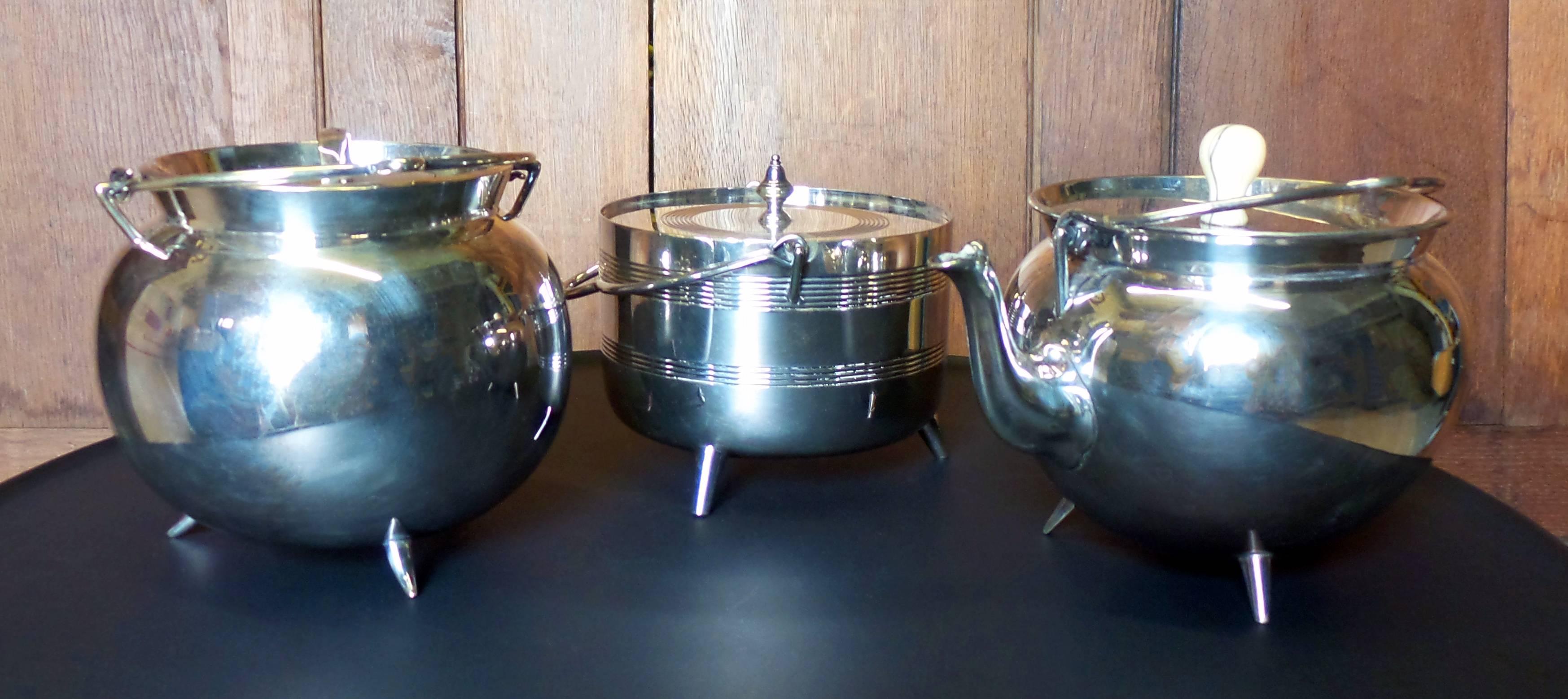 Silver Plated Tea-Pot with Cover and Bone Finial For Sale 4