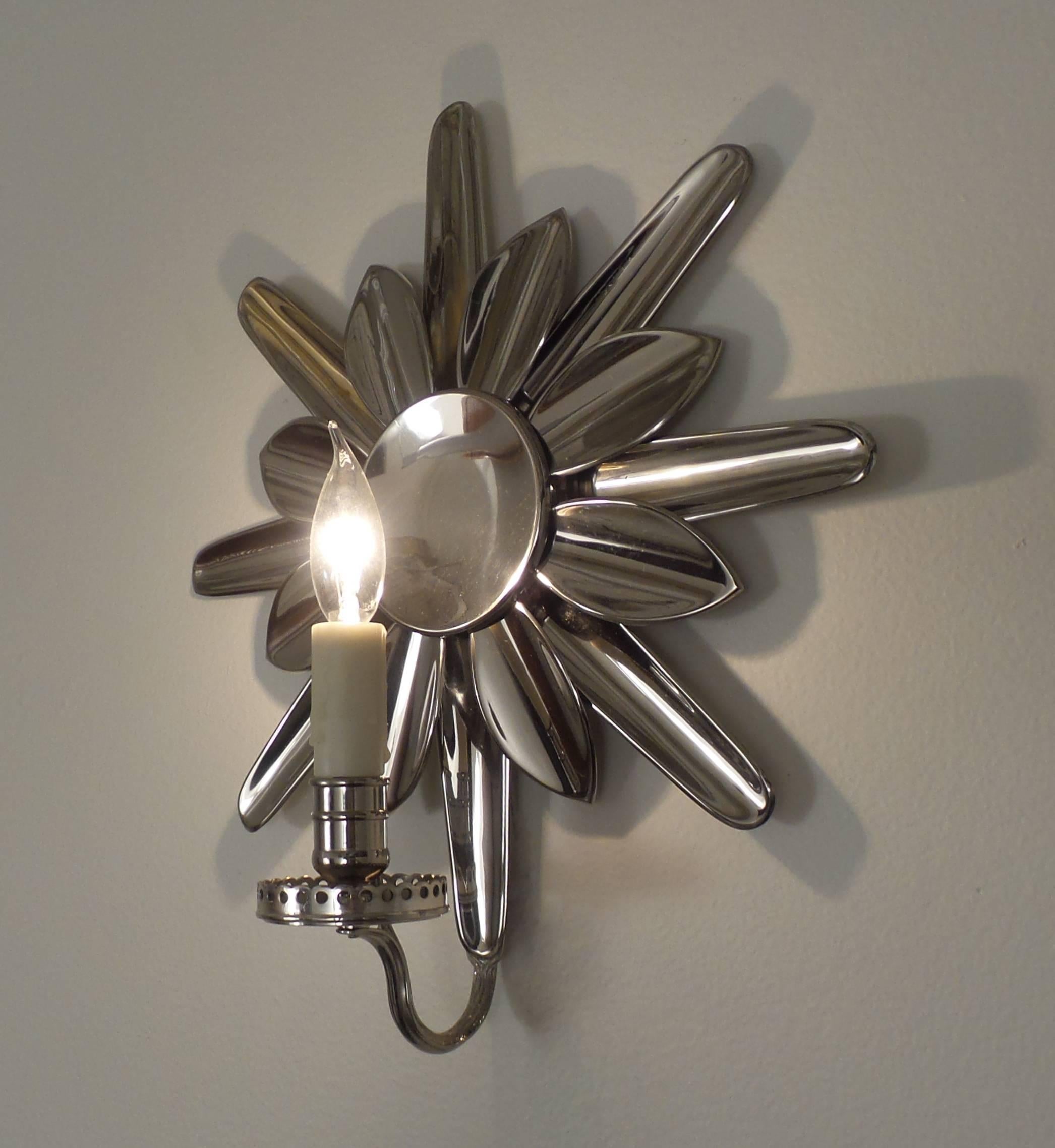 Sunburst Wall Sconce In Excellent Condition For Sale In Long Island City, NY