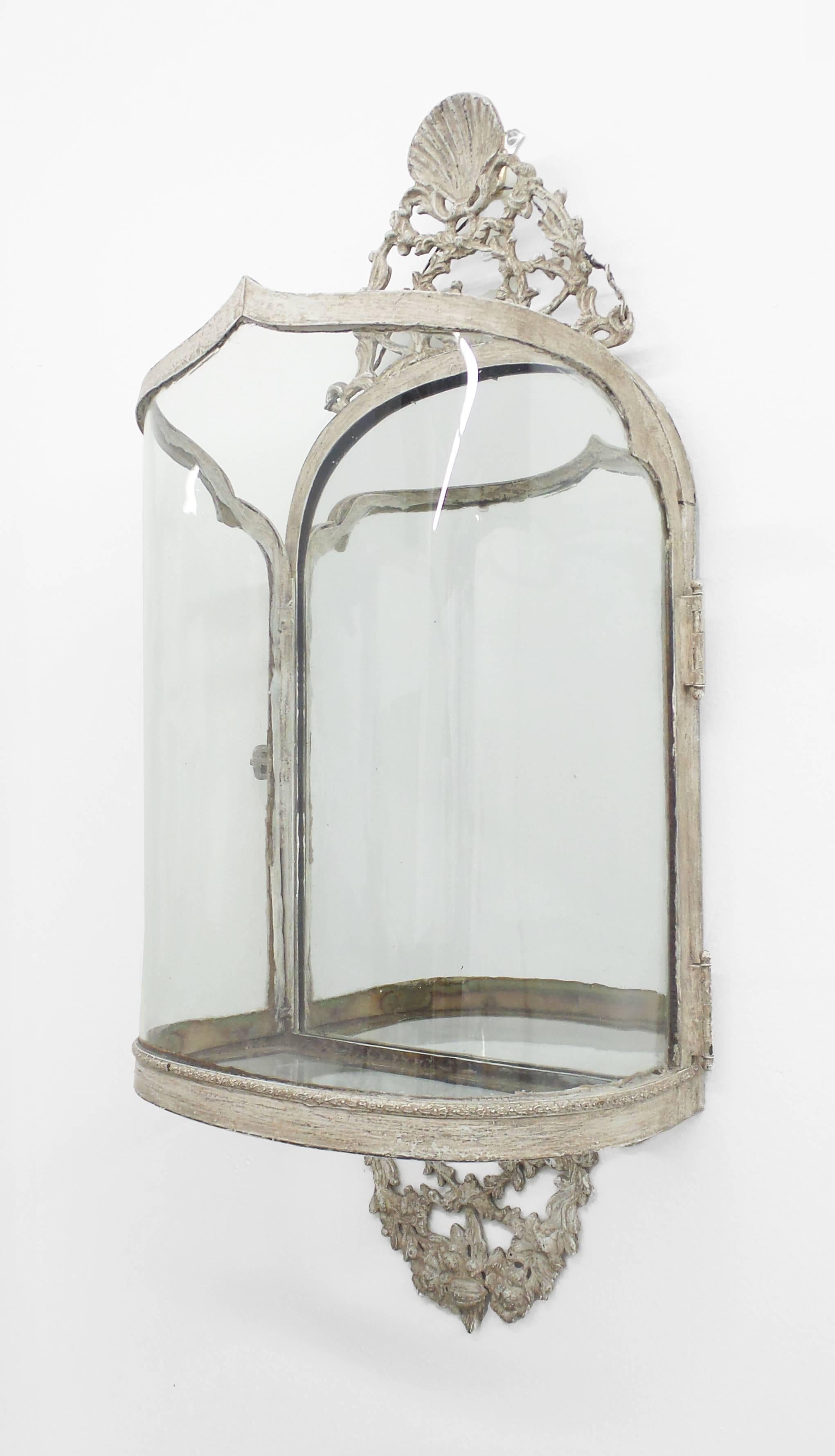 American Queen Anne Style Wall Lantern For Sale