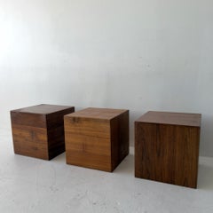Set di tre tavolini cubici vintage in legno, da salotto o da cocktail modulari