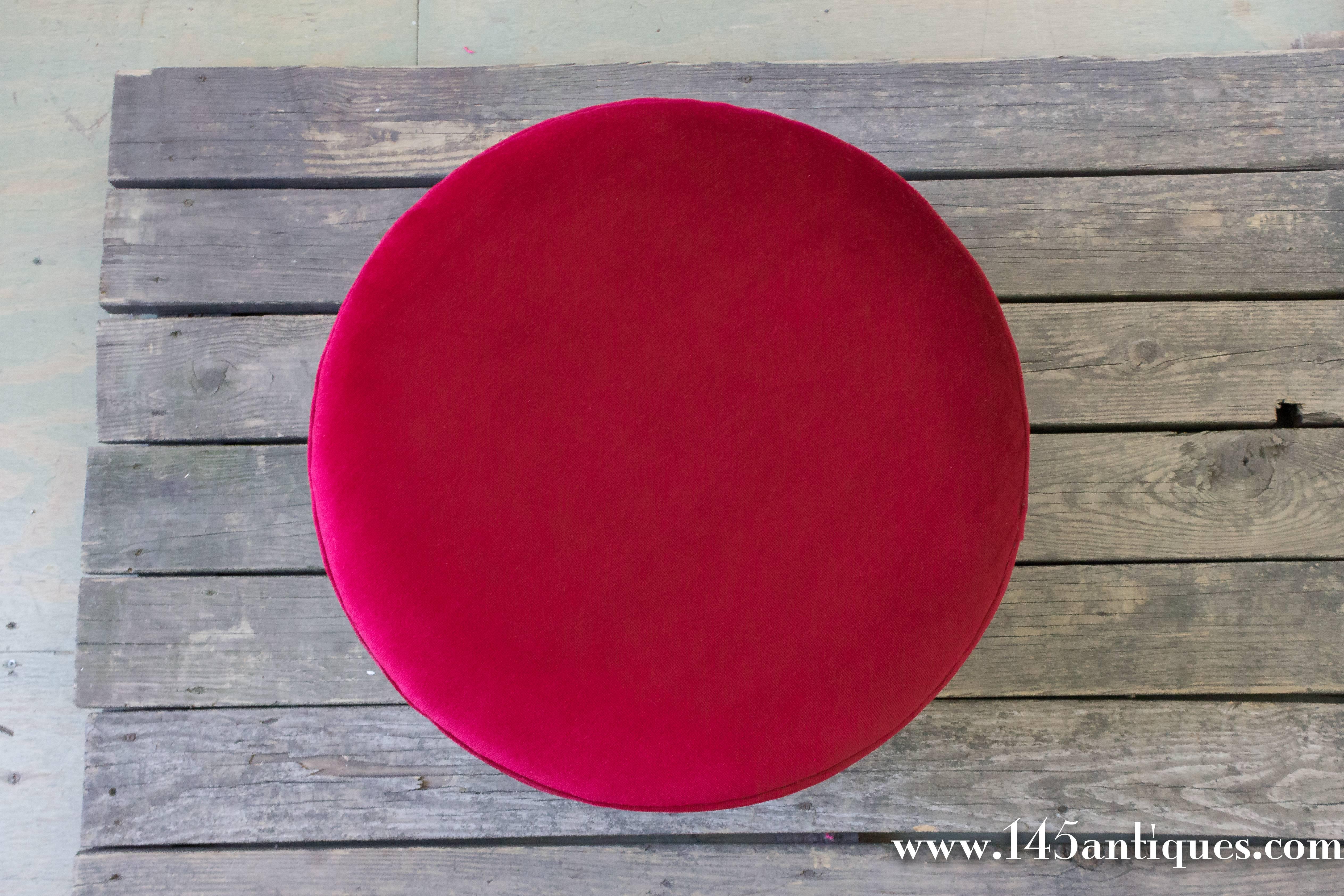 Mid-Century Modern Italian Ottoman in Red Chenille For Sale