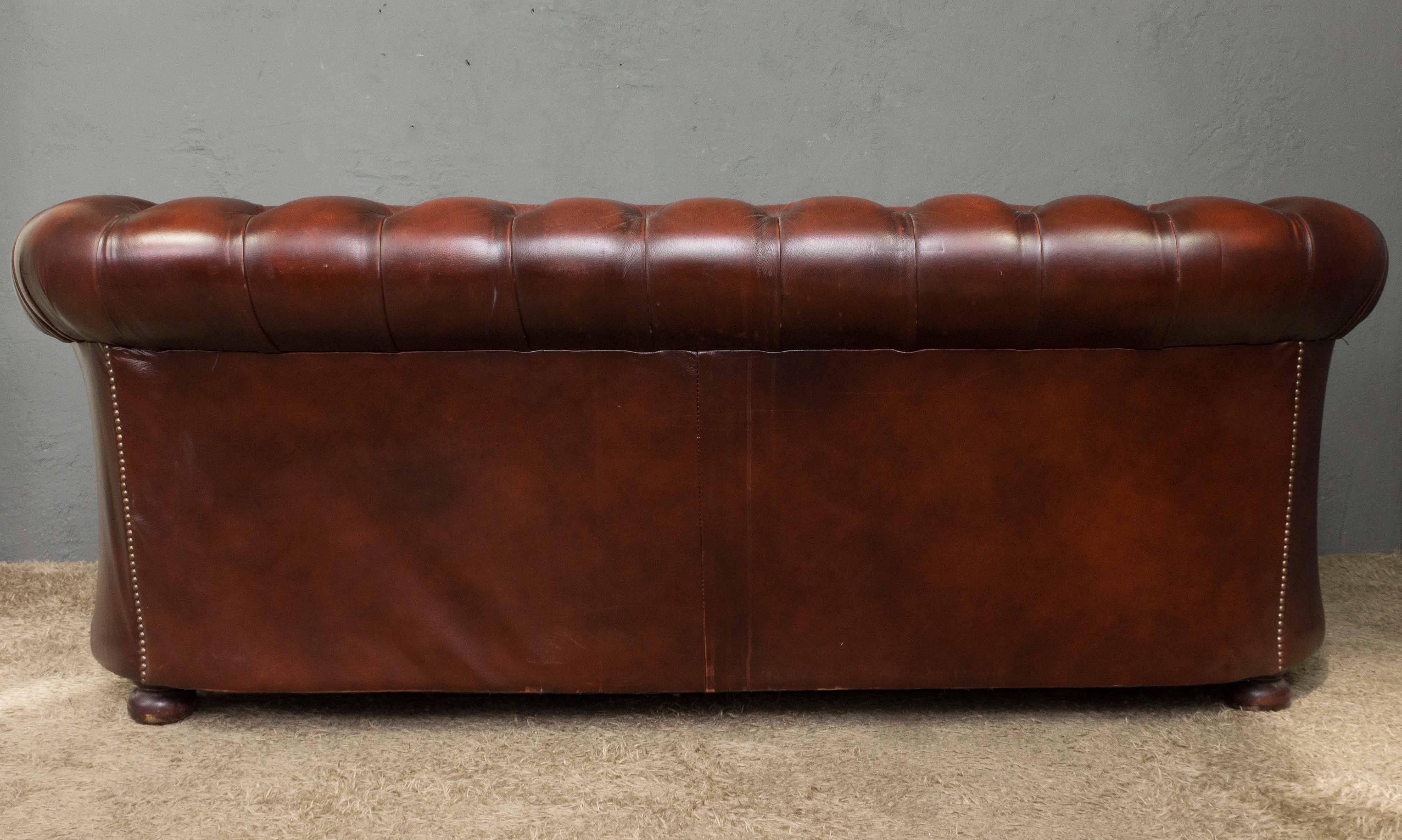 Vintage English Red Leather Chesterfield Sofa 2