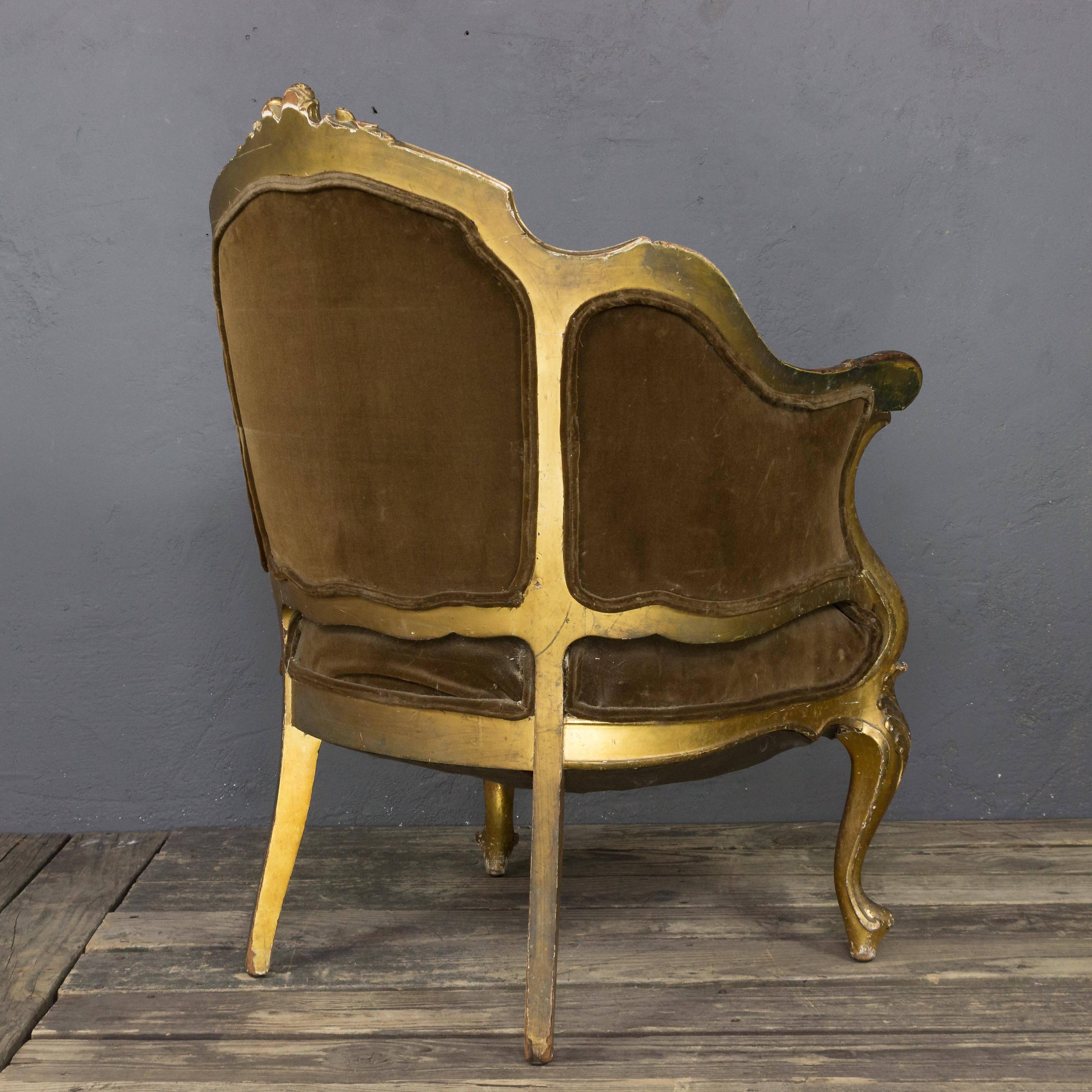 Französischer Rokoko-Revival-Sessel aus Giltholz des 19. (19. Jahrhundert) im Angebot