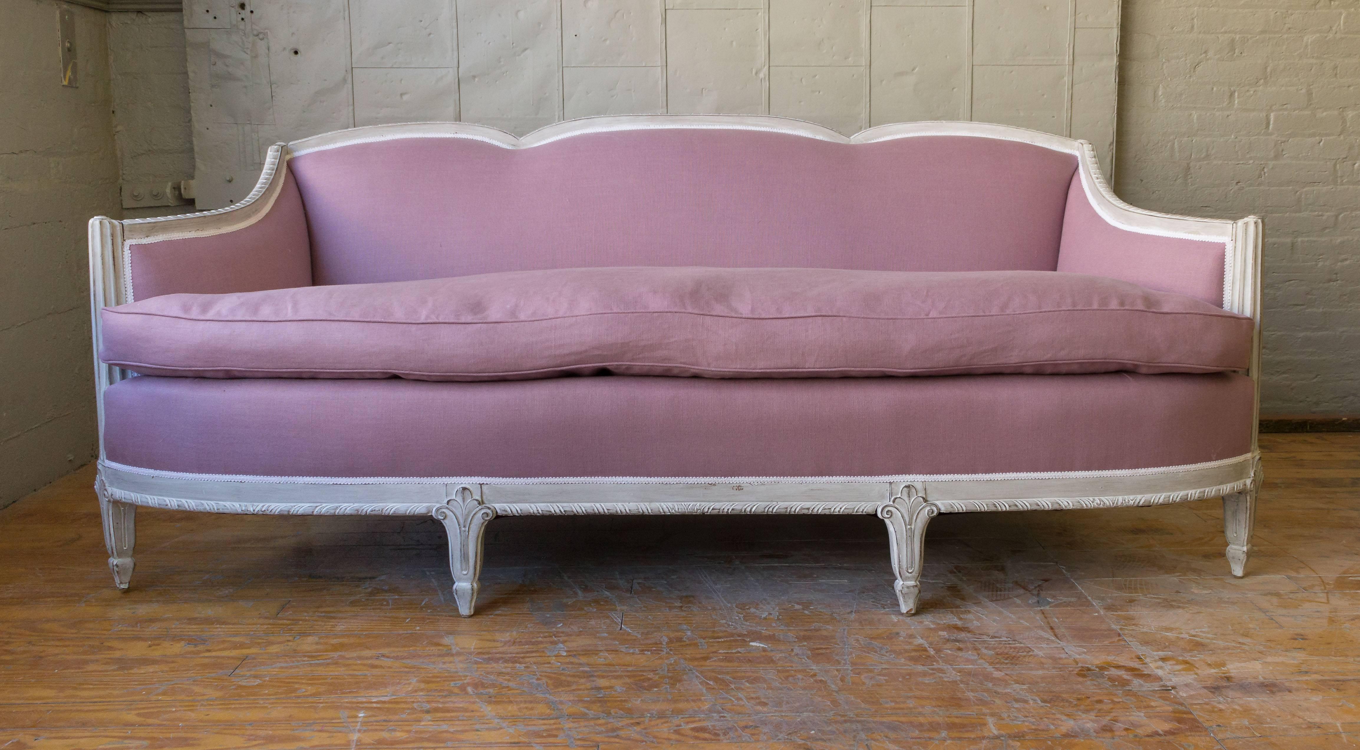 20th Century Art Deco Style Settee Upholstered in Lavender Linen 5