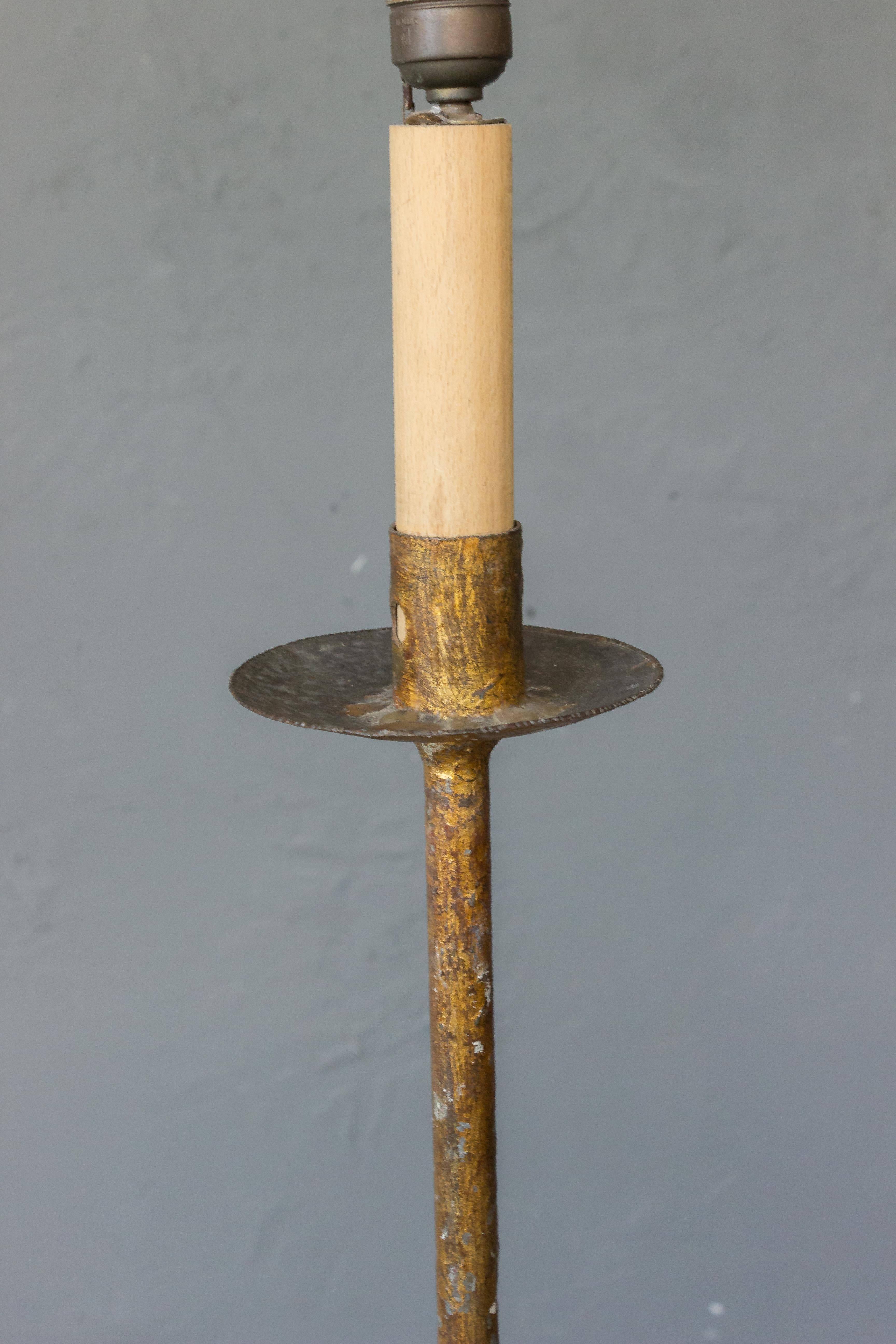 1950s Spanish Gilt Iron Floor Lamp In Good Condition In Buchanan, NY