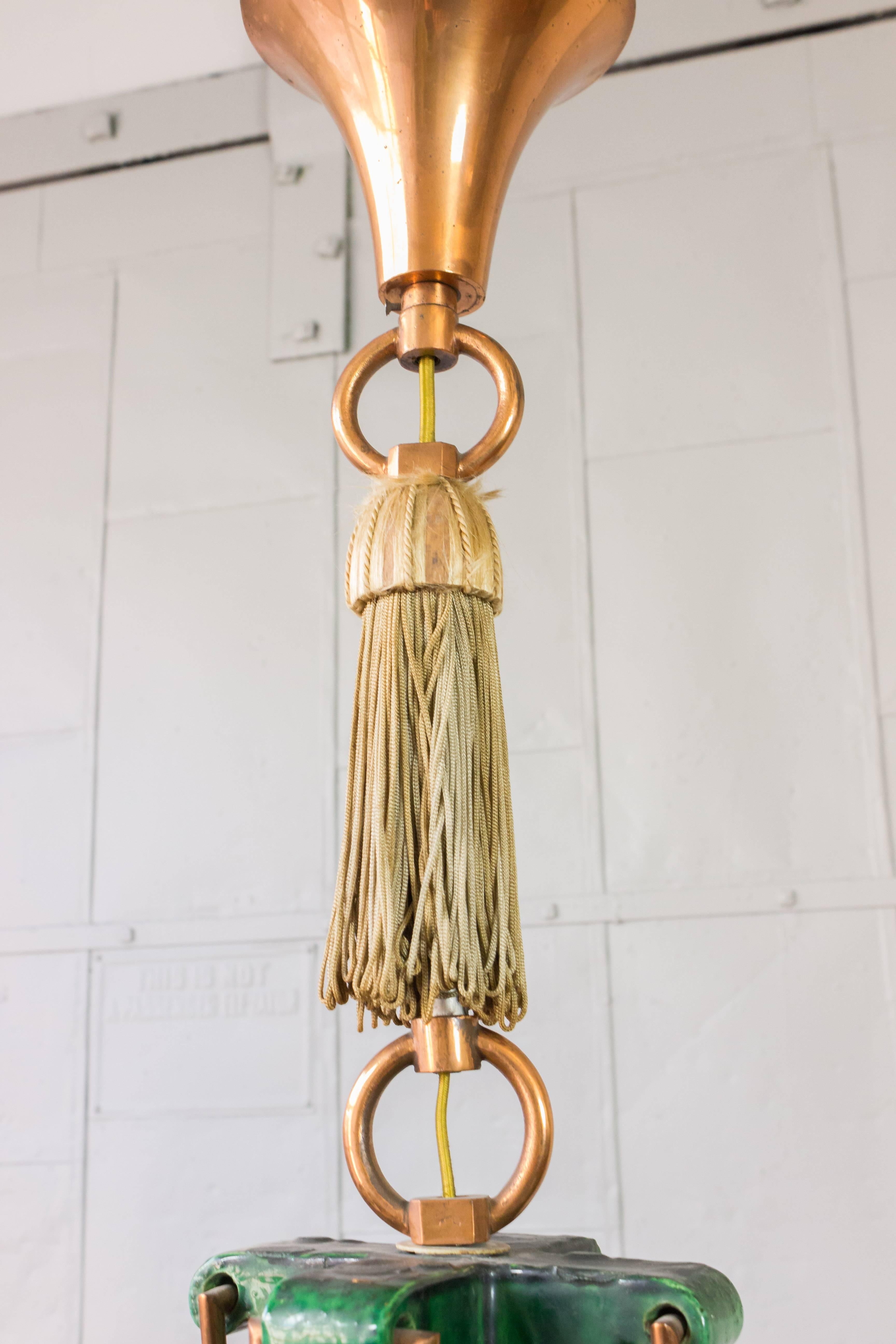 French 1940s Ceramic and Copper Art Deco Chandelier For Sale 3